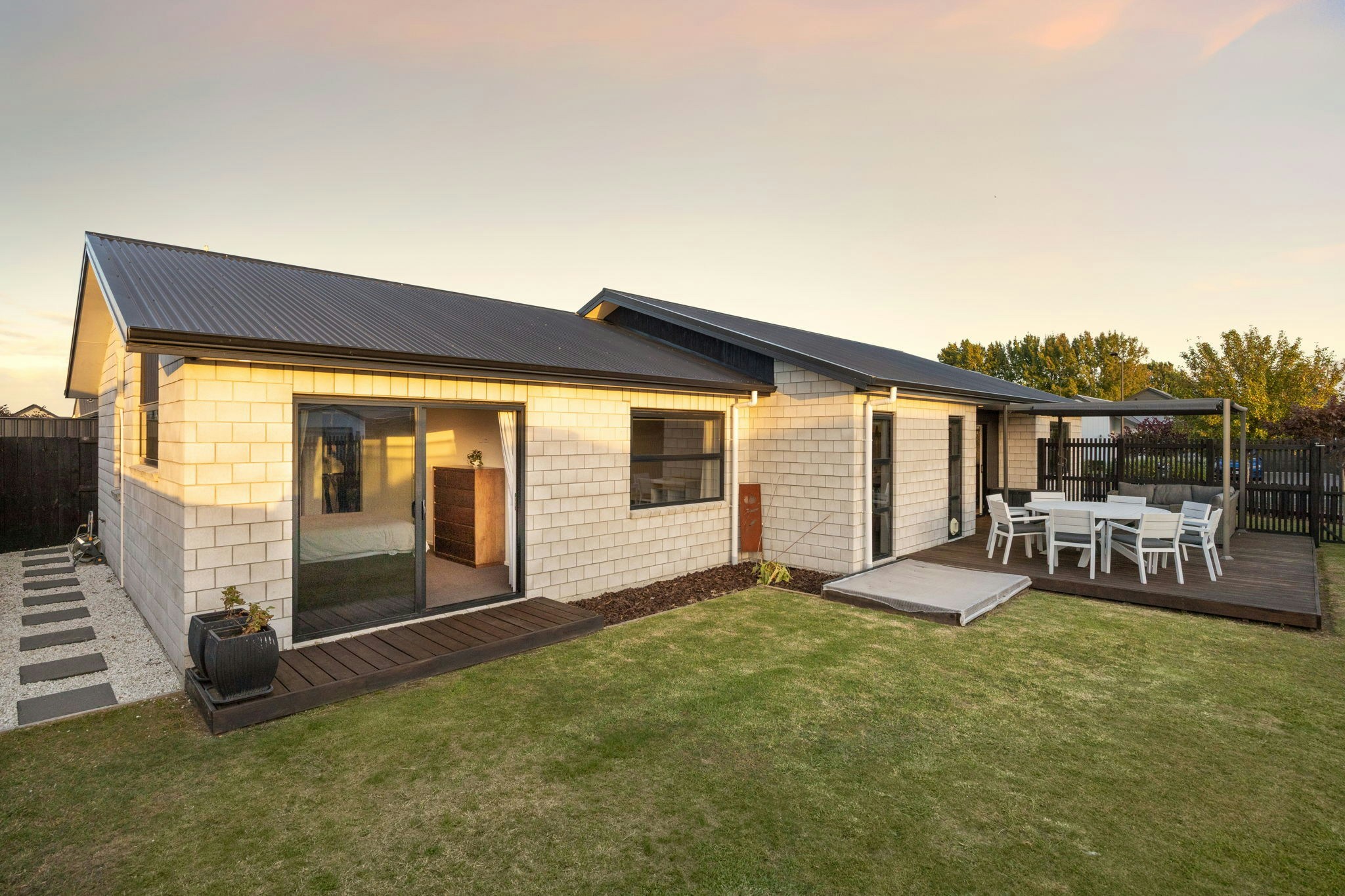 7 web or mls 6 Probert Cres 10 1939