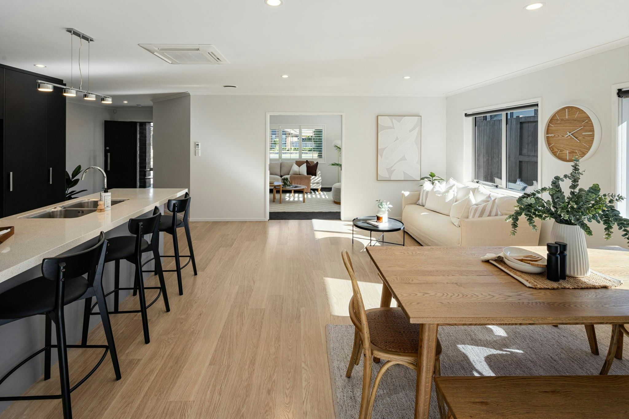 7 web or mls in House AR5 6843