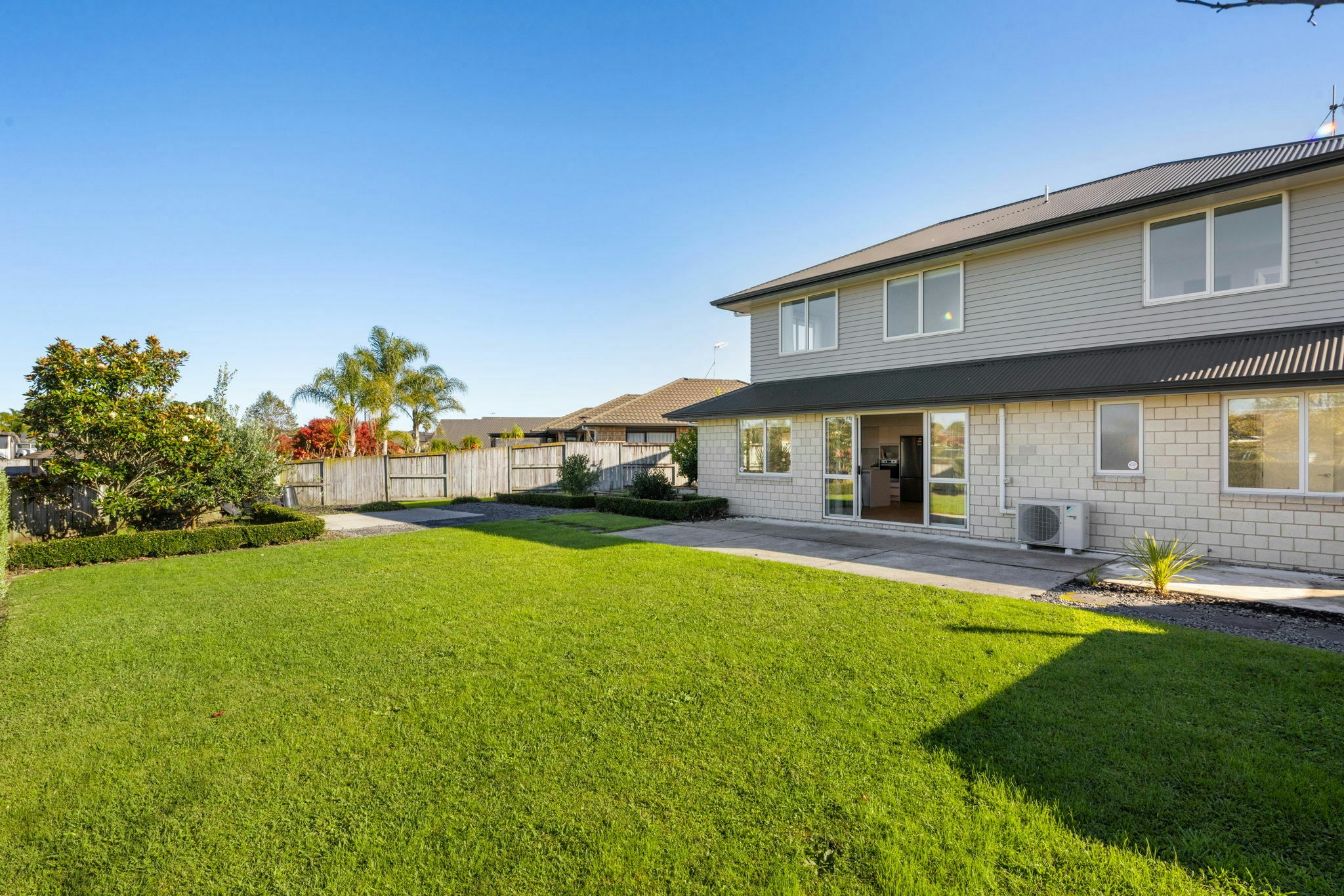 7 web or mls in House AR5 8757