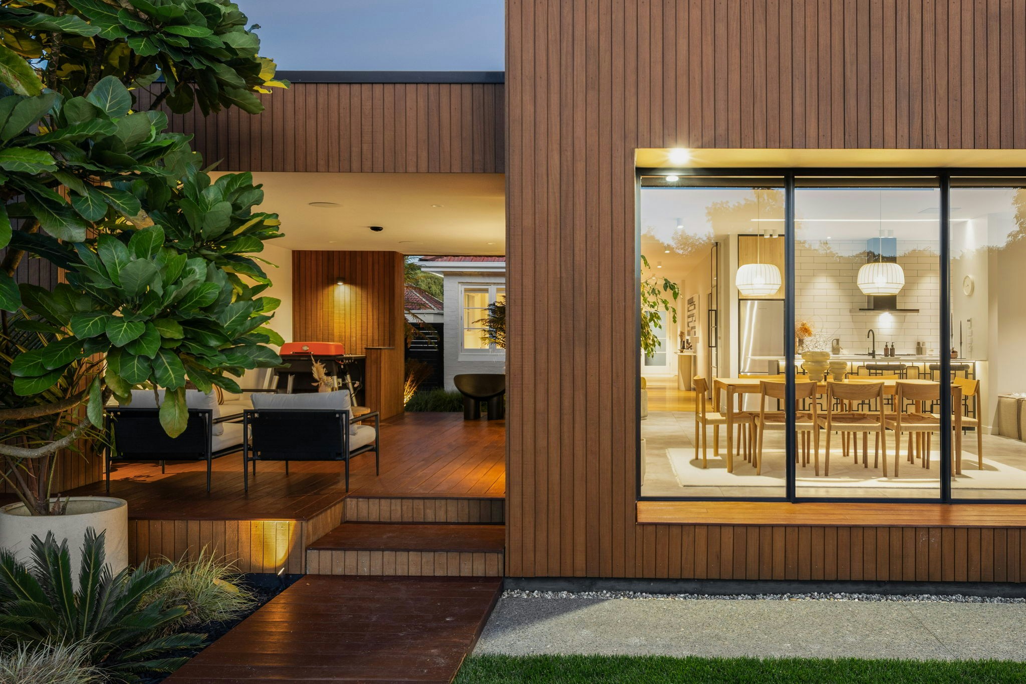 7 web or mls in House AR5 9573