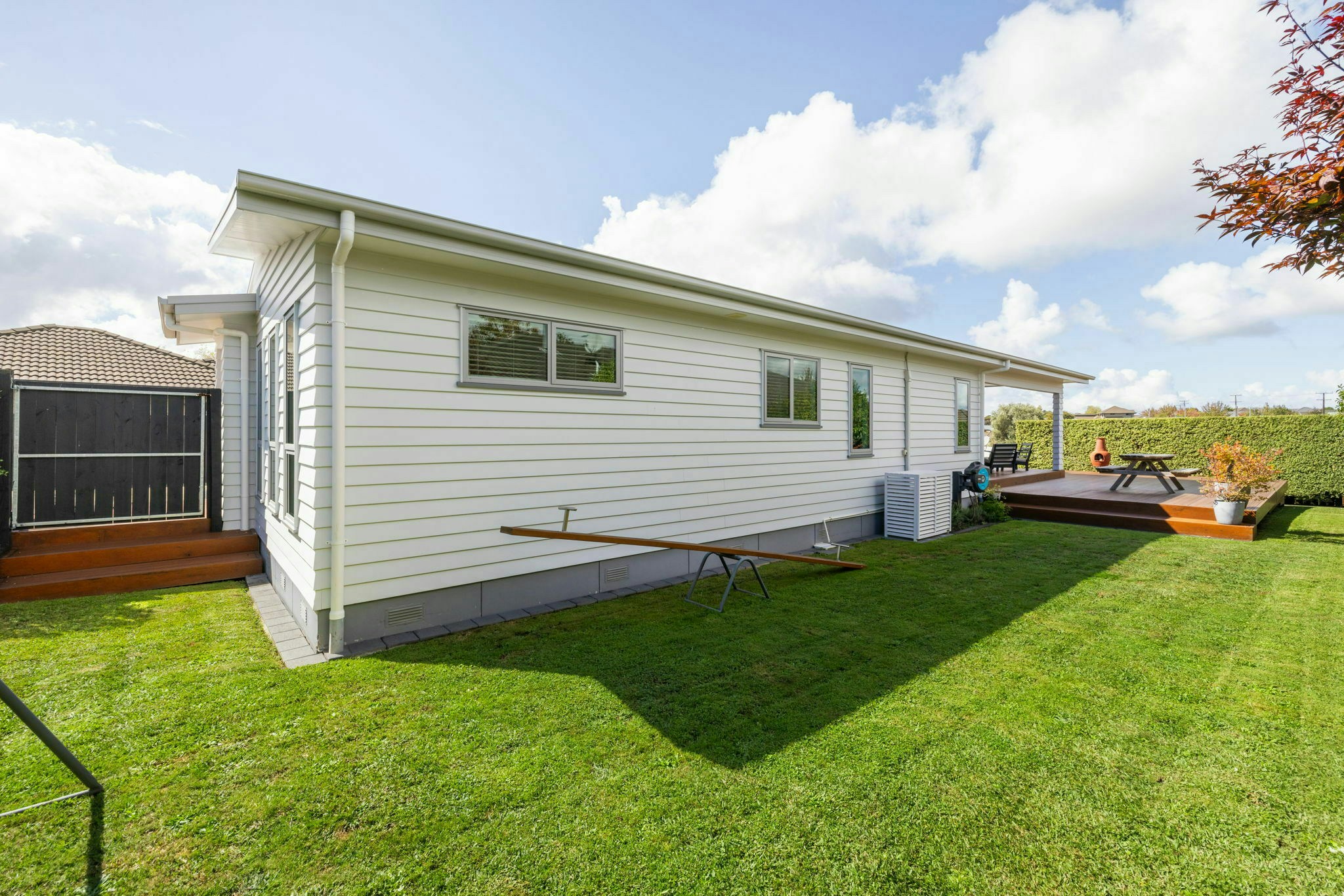 7 web or mls in House SR5 0867