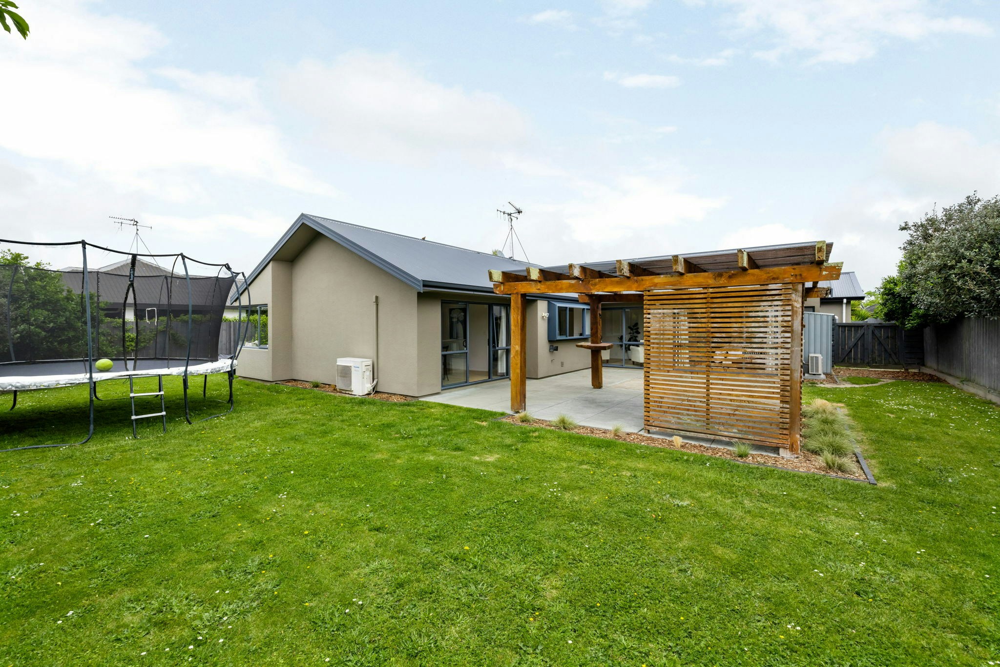 7 web or mls in House SR5 2466