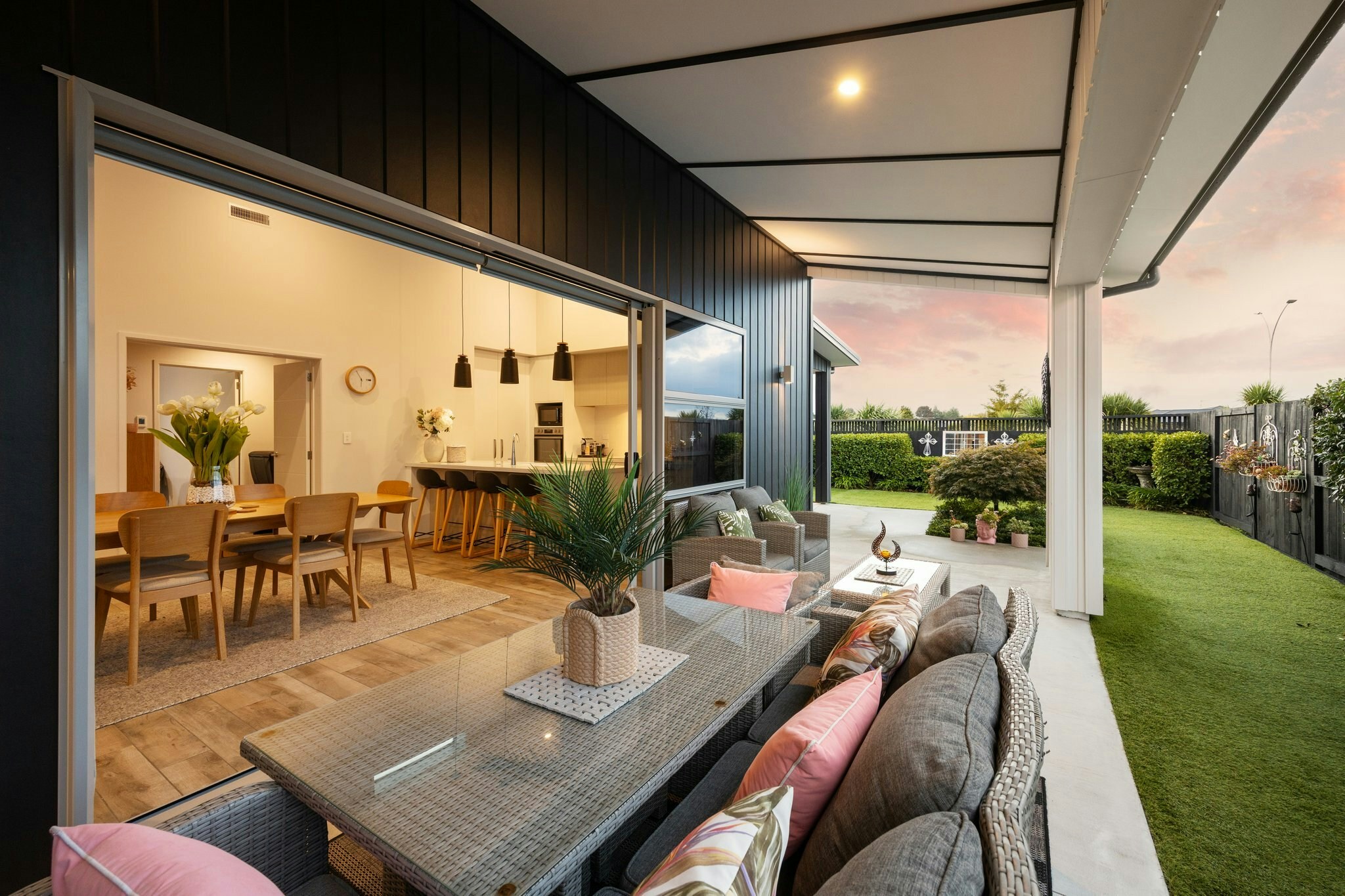 70 web or mls in House AR0 6189