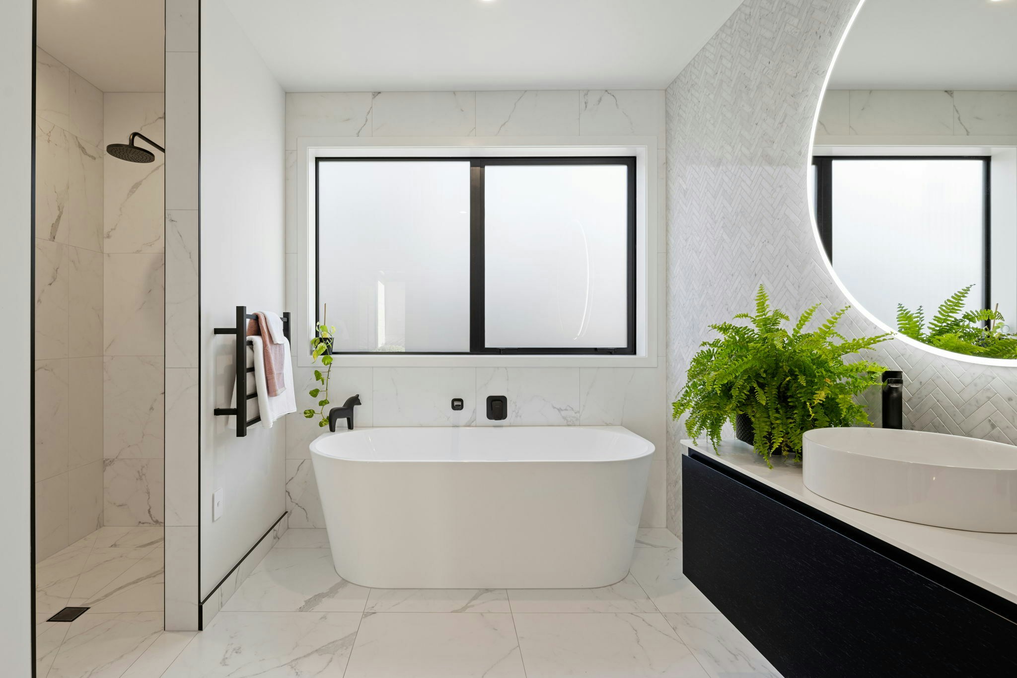 71 web or mls in House AR5 5998