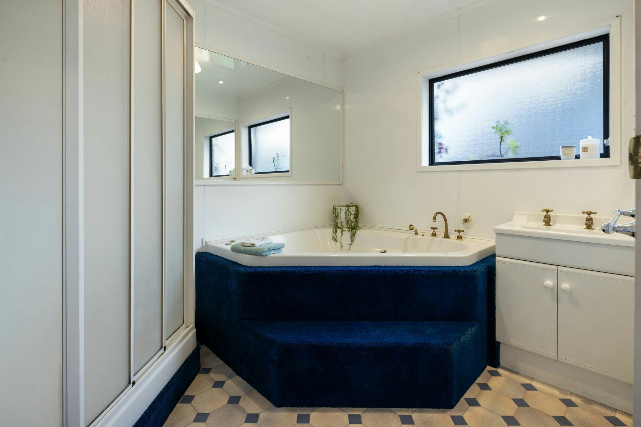 72 web or mls in House AR5 1039