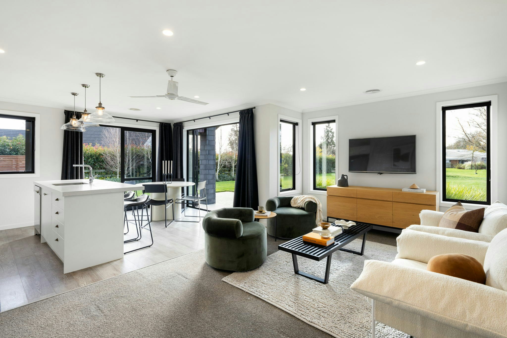 72 web or mls in House AR5 3184