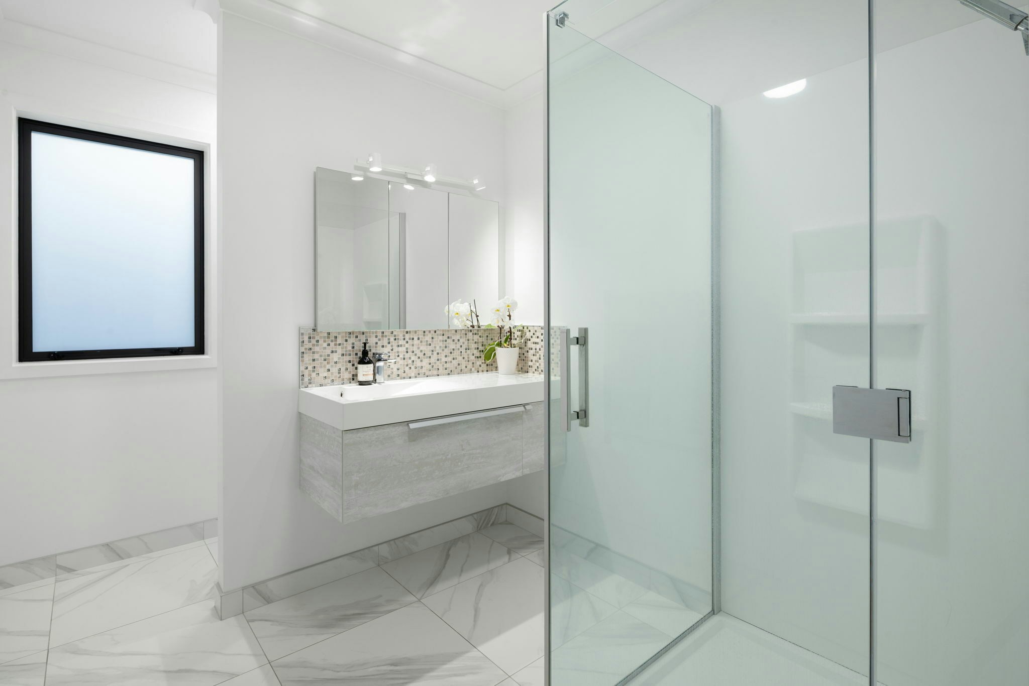 72 web or mls in House AR5 9259