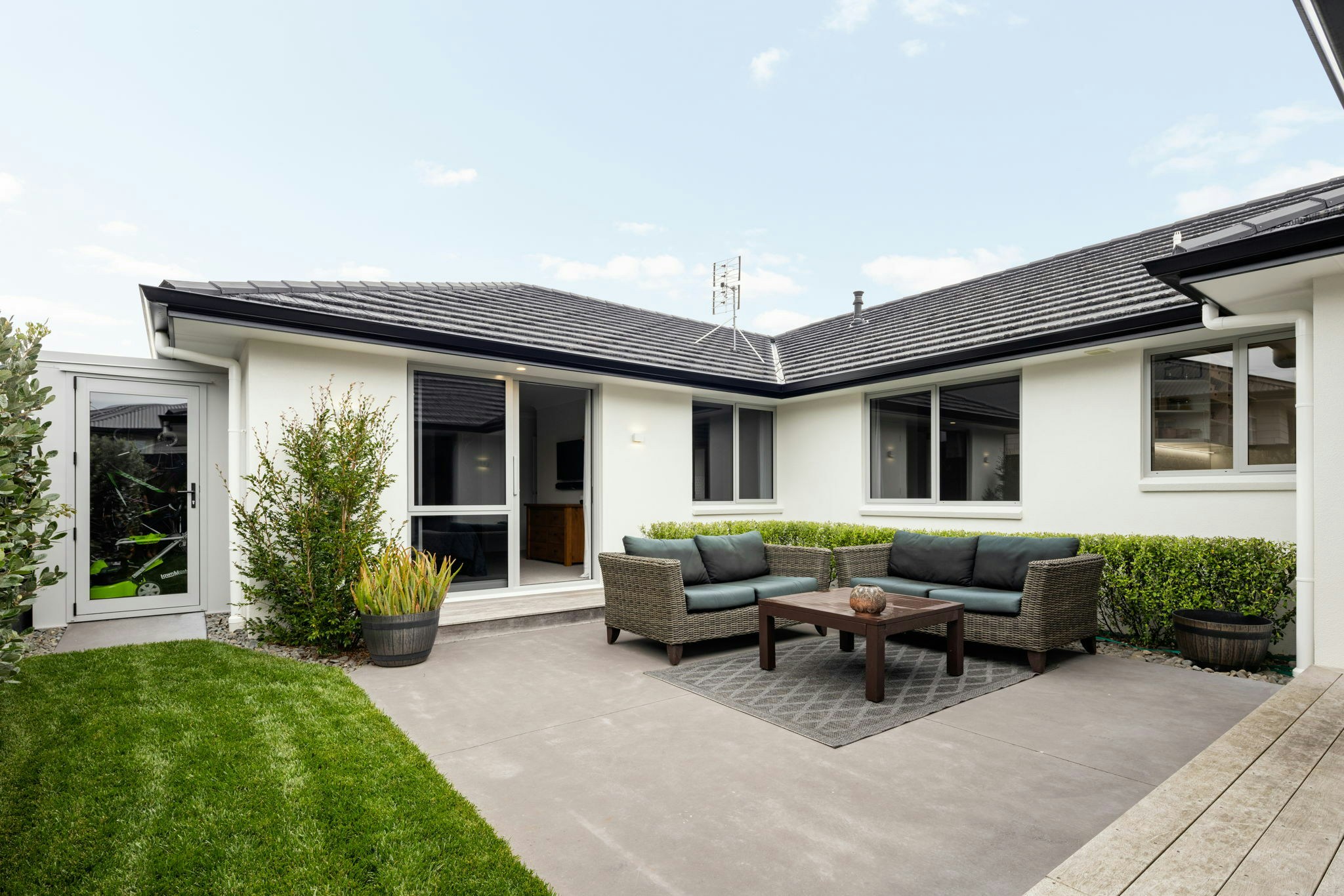 74 web or mls in House AR5 7987