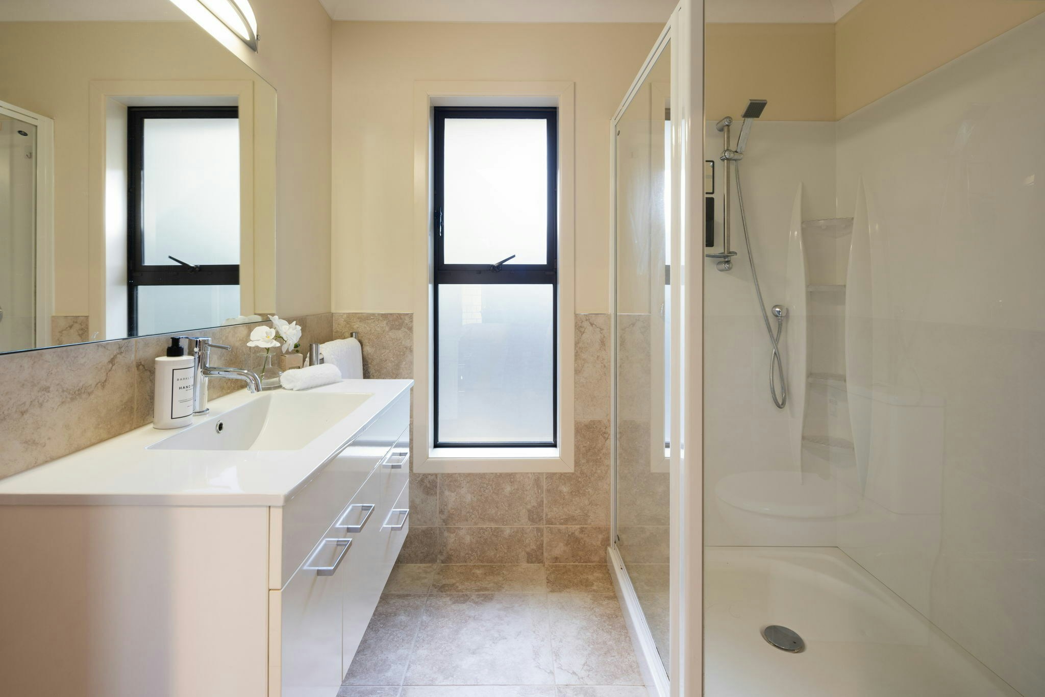 76 web or mls in House AR5 2176