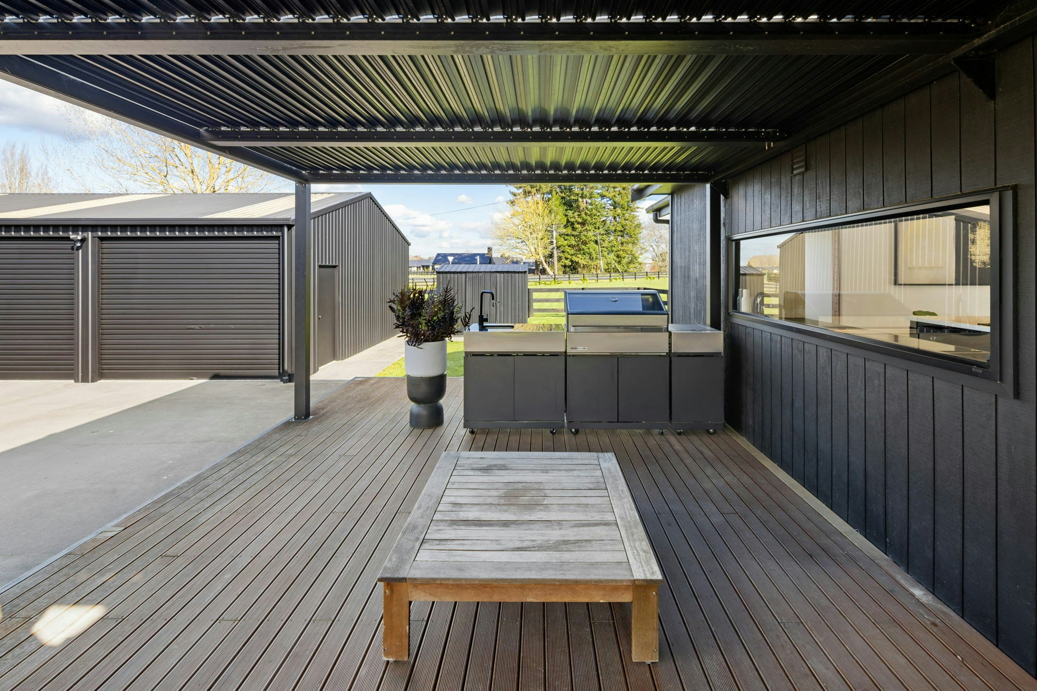 76 web or mls in House AR5 9550