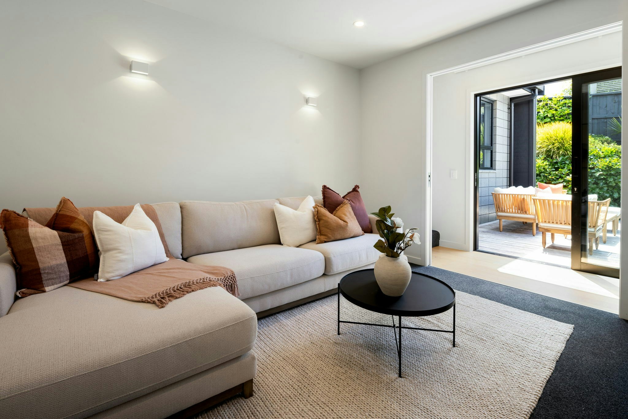 77 web or mls in House AR5 7048