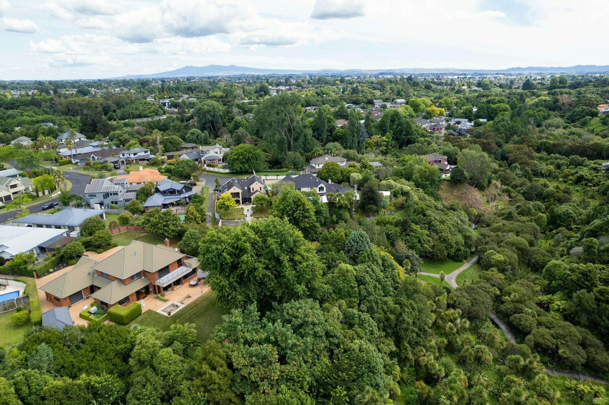 77 web or mls in House DJI 0624