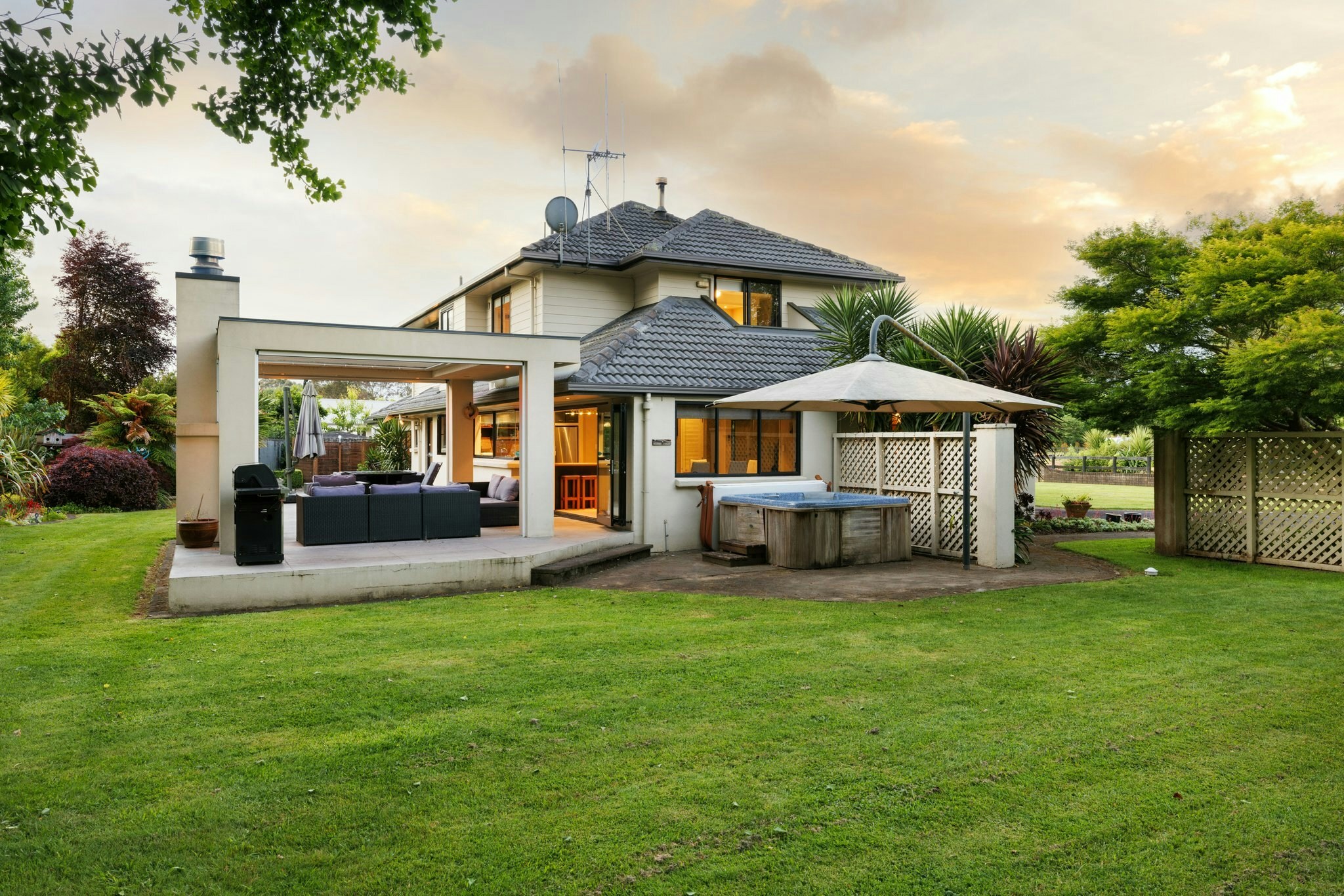 77 web or mls in House SR5 8449