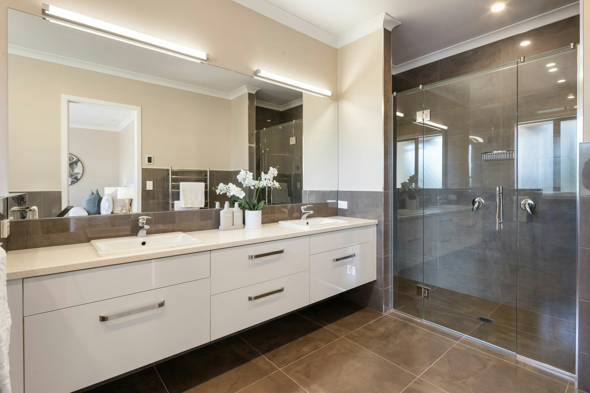 79 web or mls in House AR5 5923