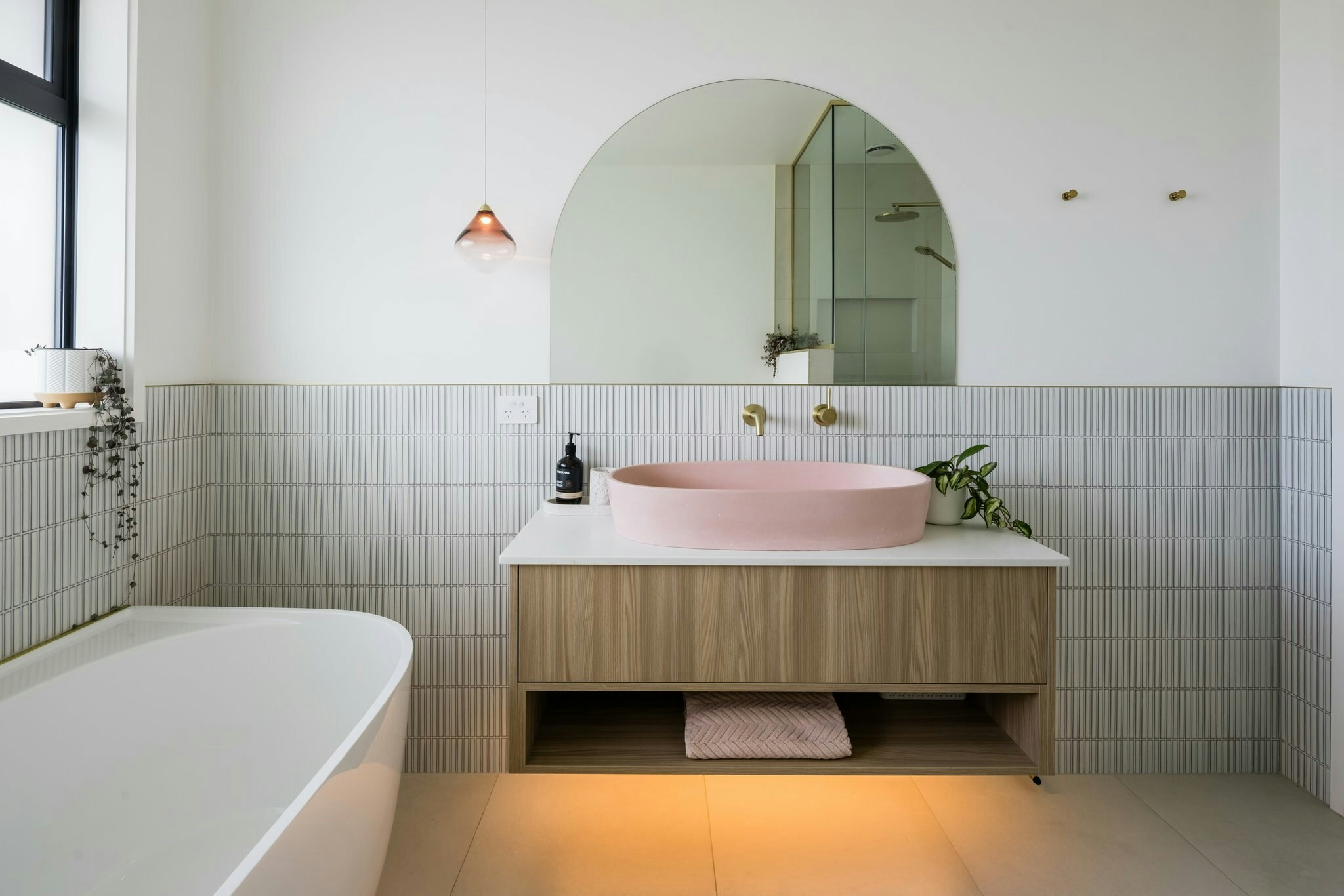 8 web or mls 7 in House AR5 1739