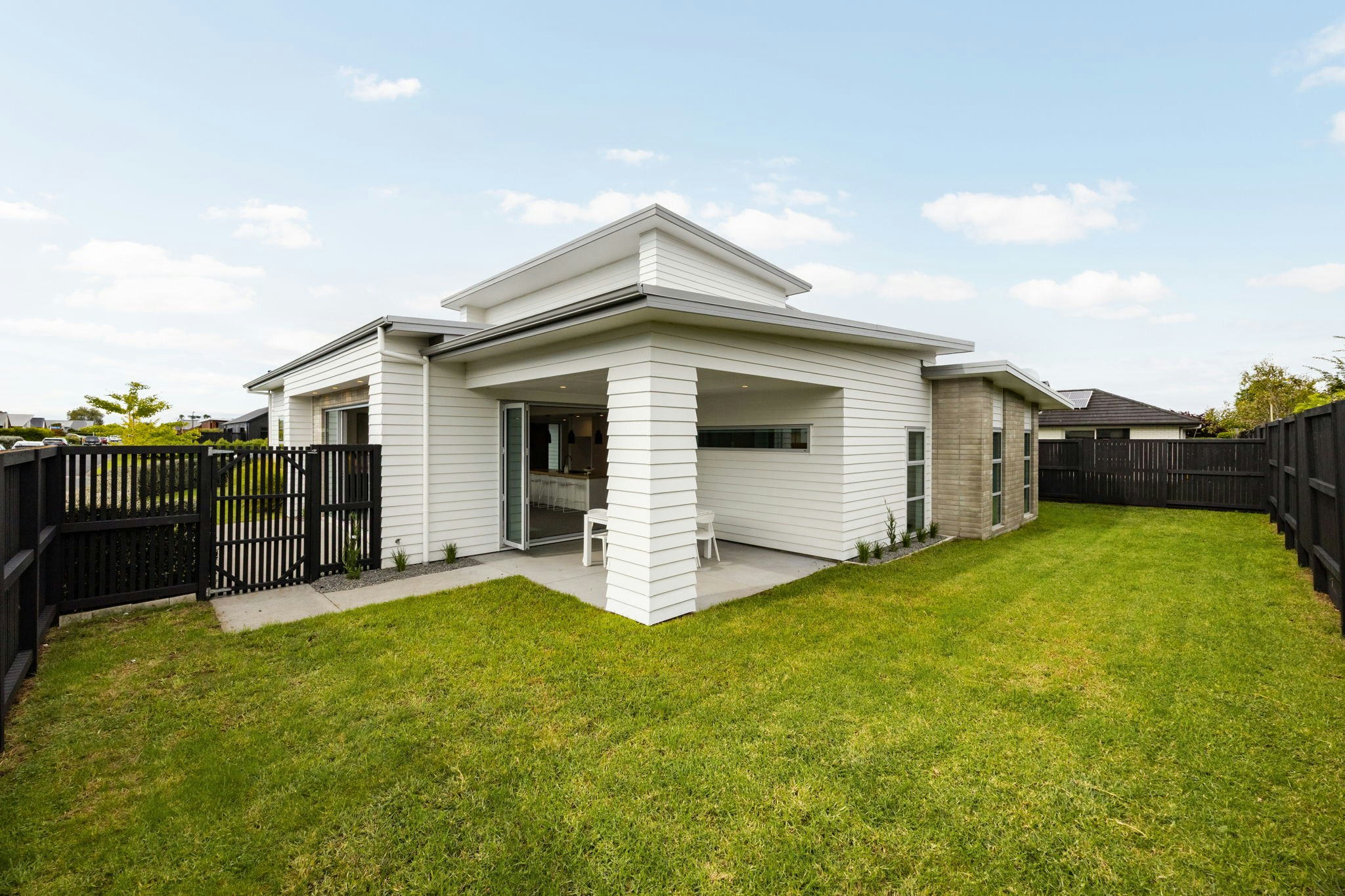 8 web or mls in House AR0 4227