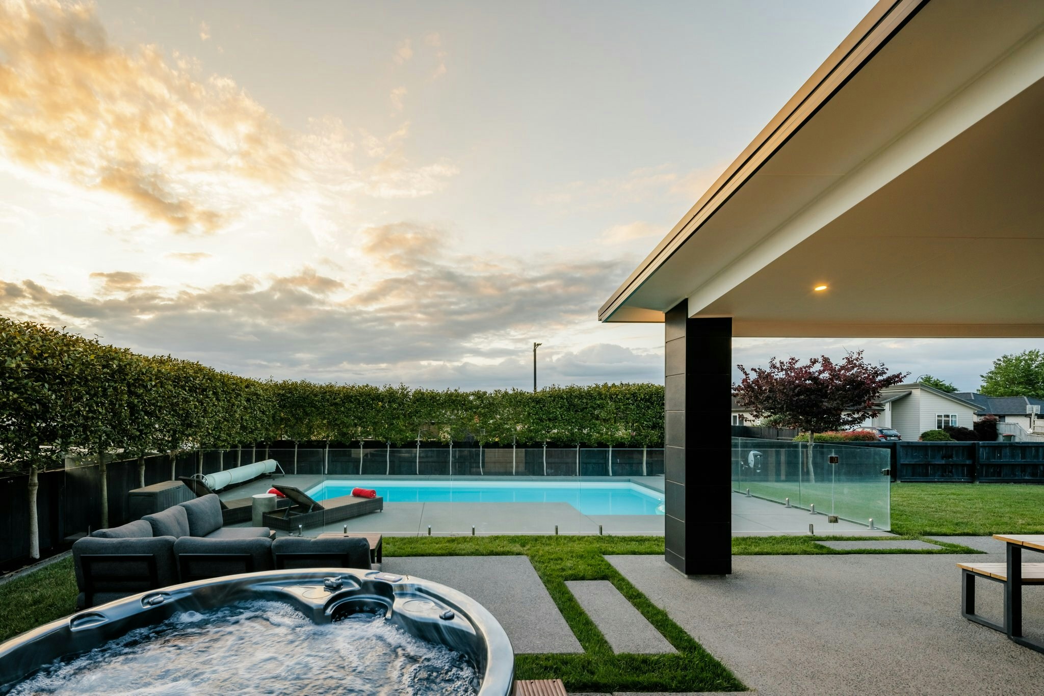 8 web or mls in House AR5 0336