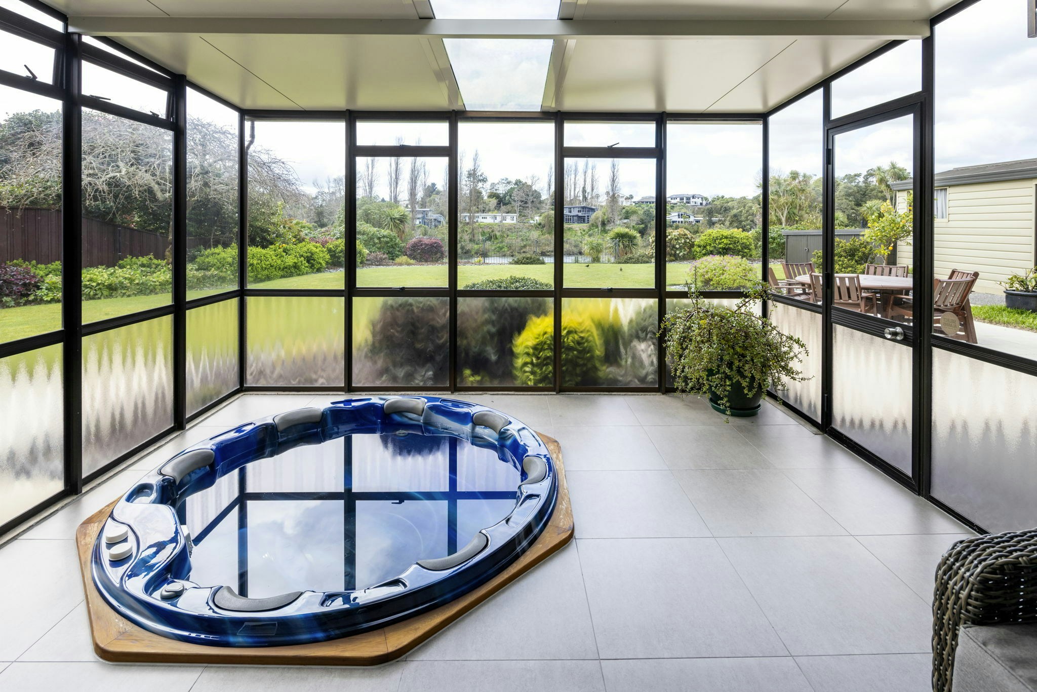 8 web or mls in House AR5 4984