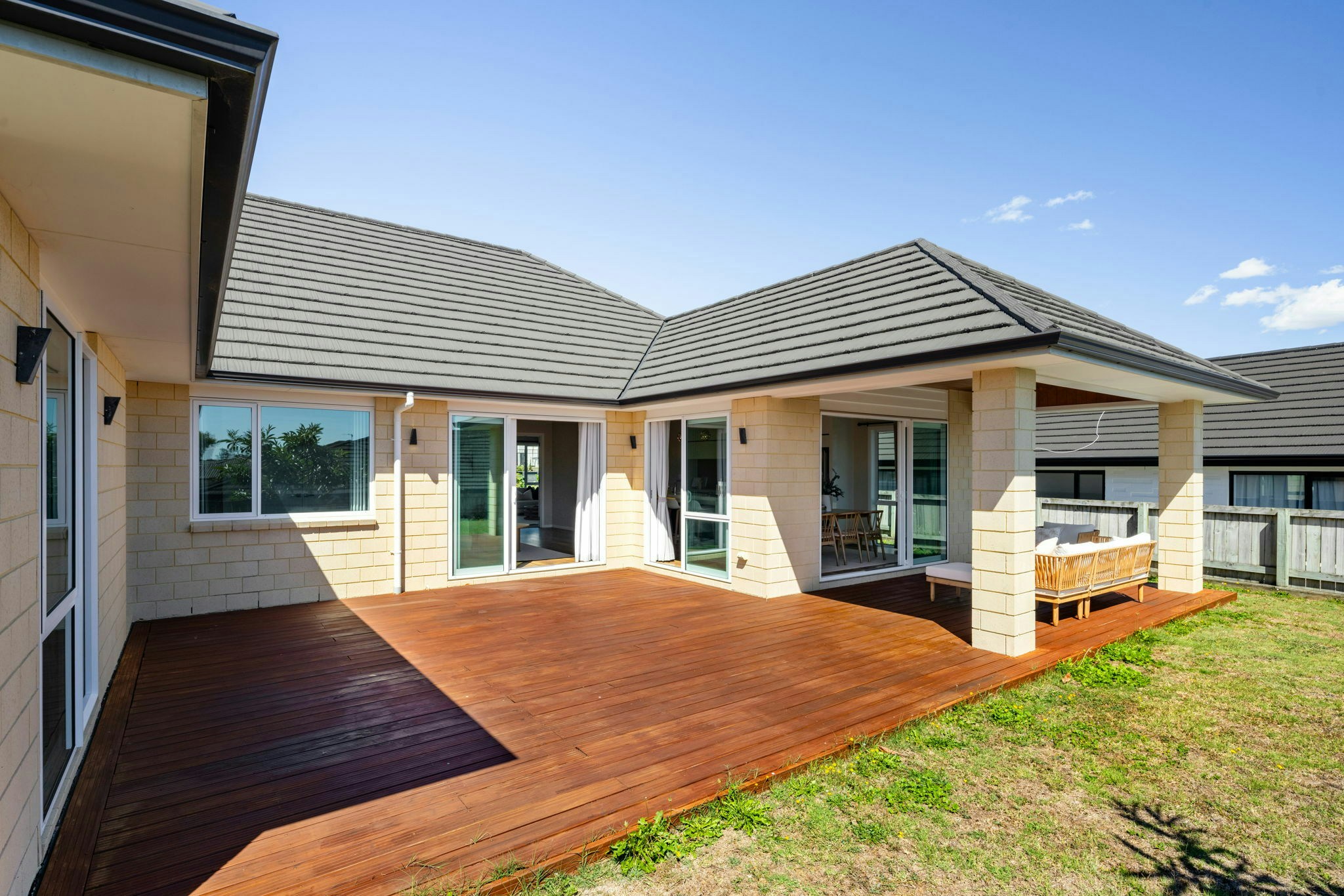 8 web or mls in House AR5 9891