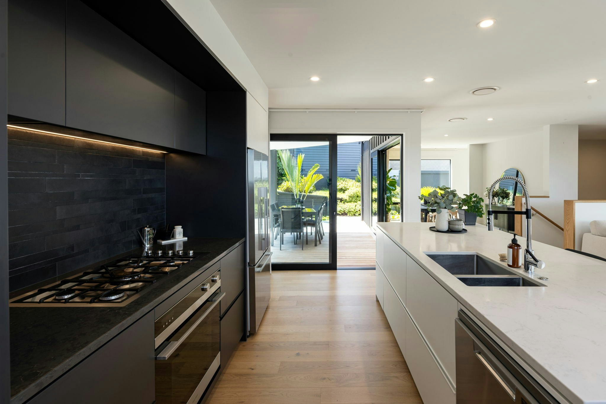 80 web or mls in House AR5 7092