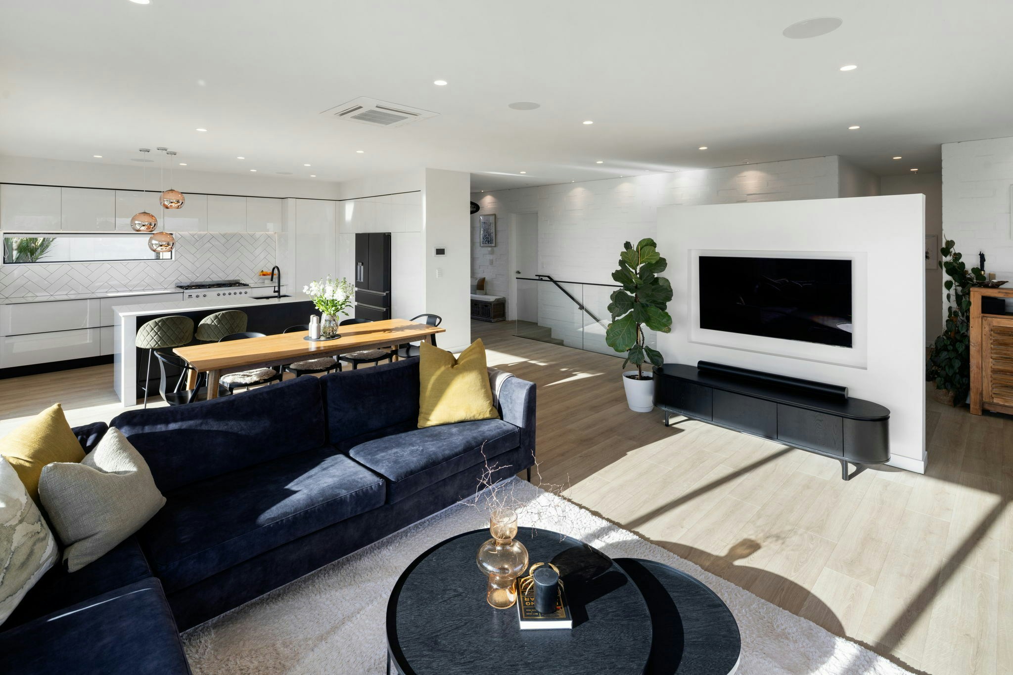 80 web or mls in House AR5 8537