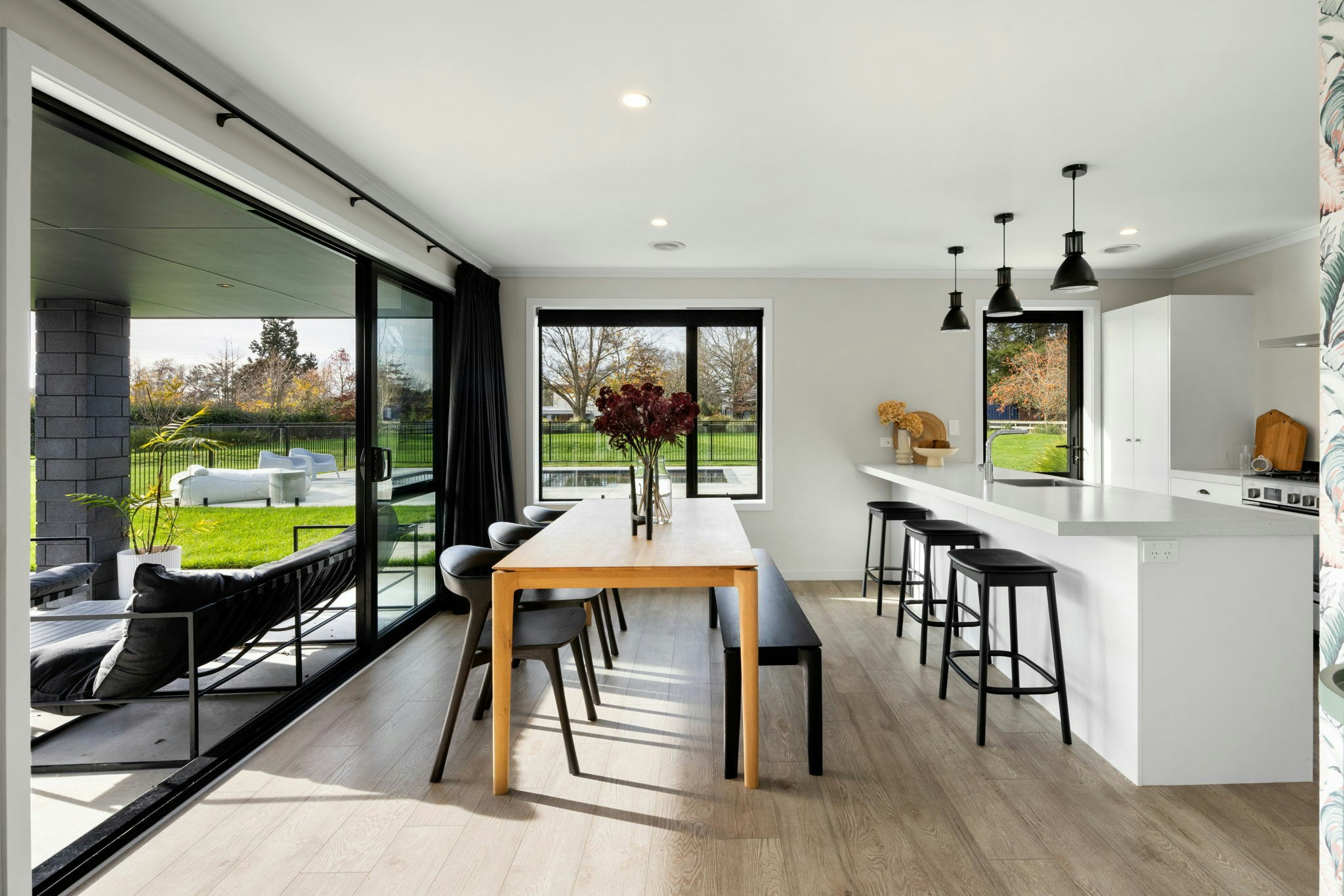 81 web or mls in House AR5 3929