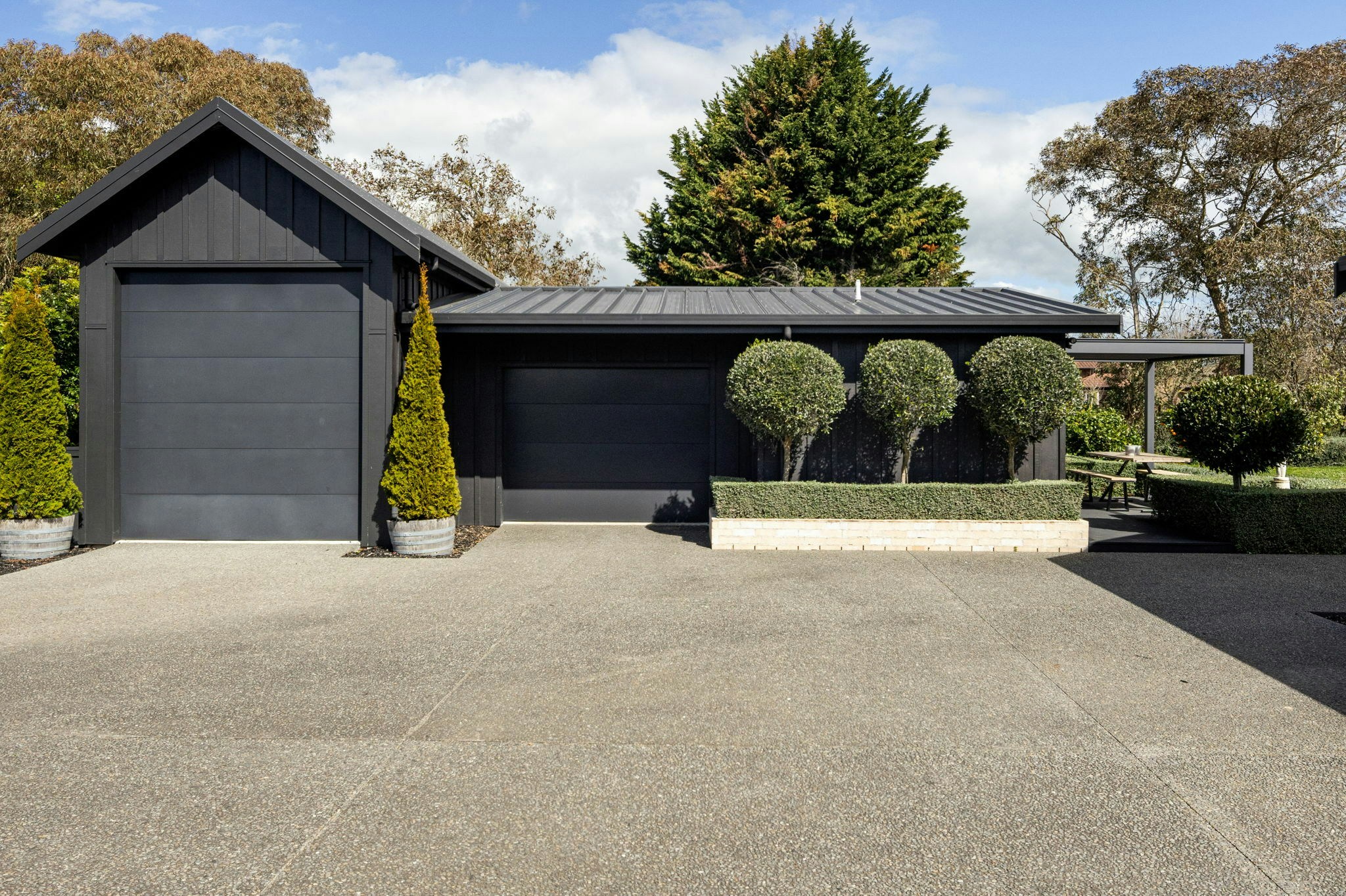 82 web or mls in House AR5 8307