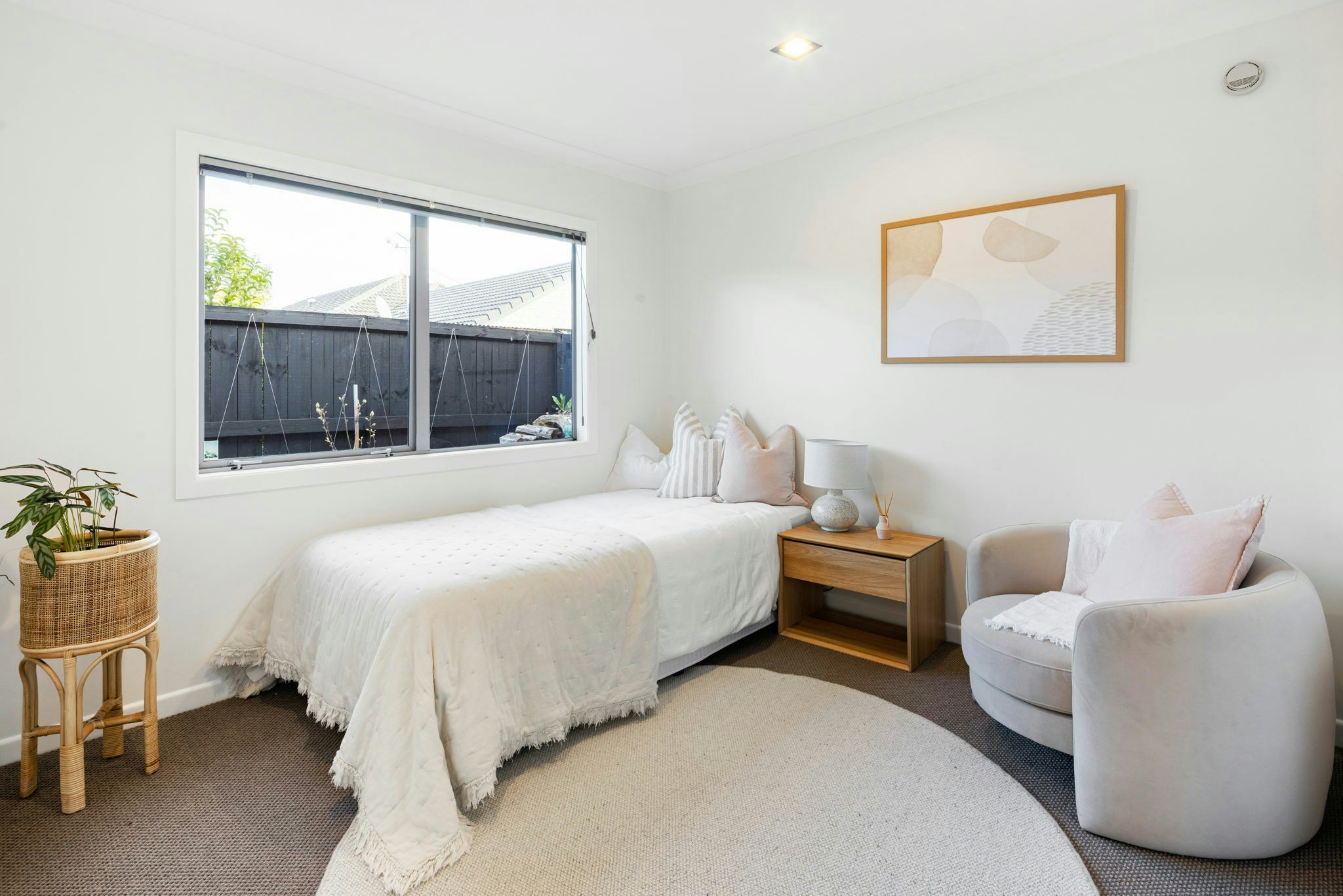 83 web or mls in House AR5 7512