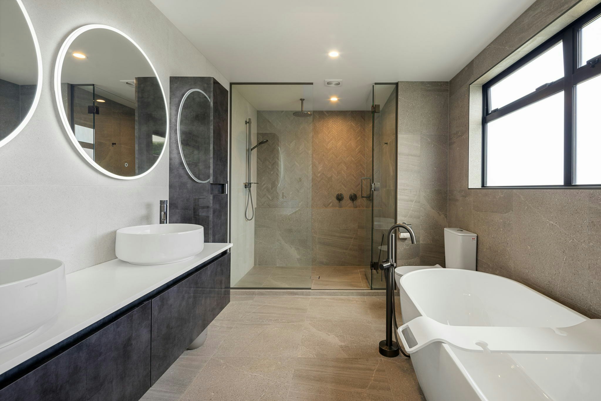 84 web or mls in House AR5 1868