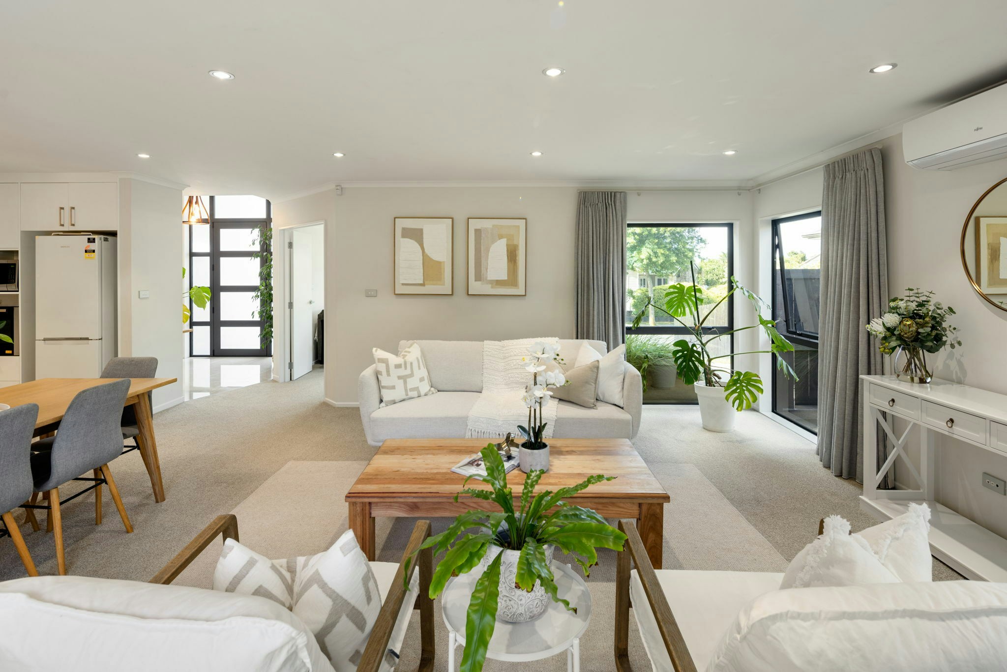 84 web or mls in House AR5 3985