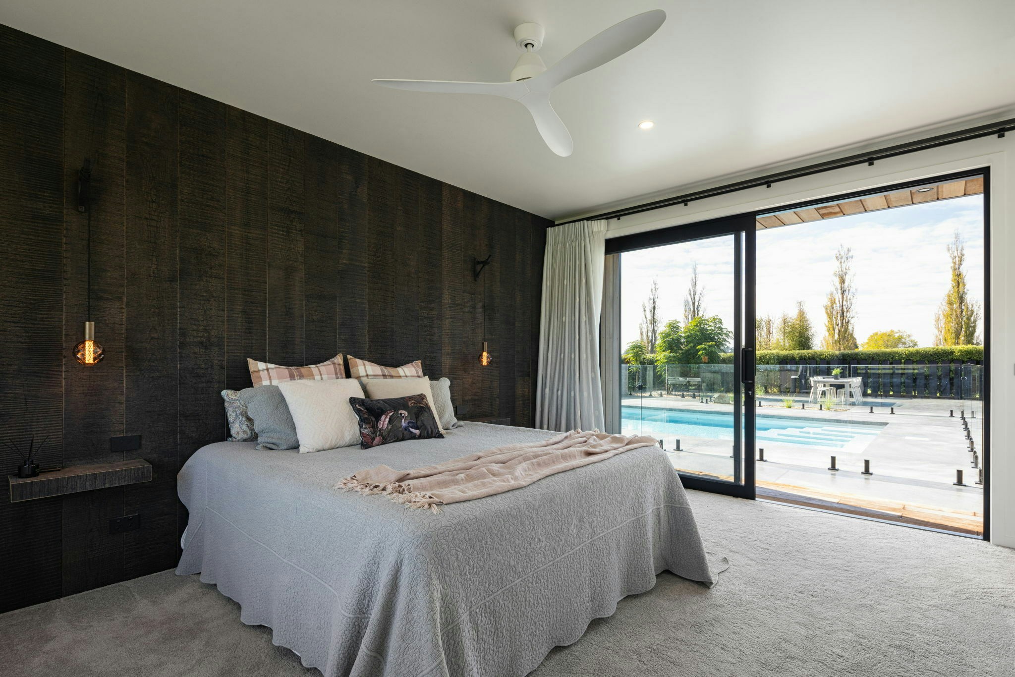 84 web or mls in House AR5 4270