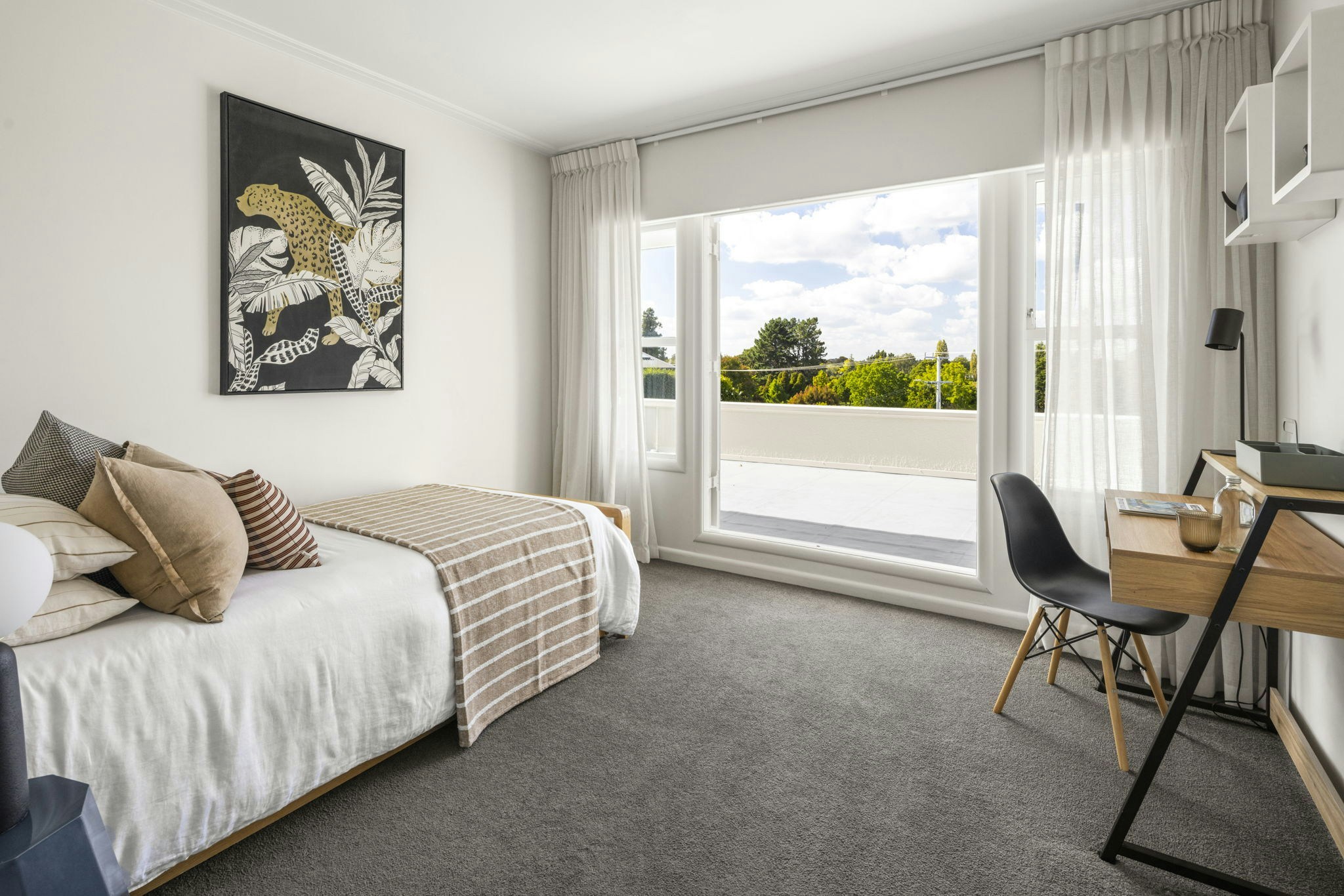 84 web or mls in House AR5 5857