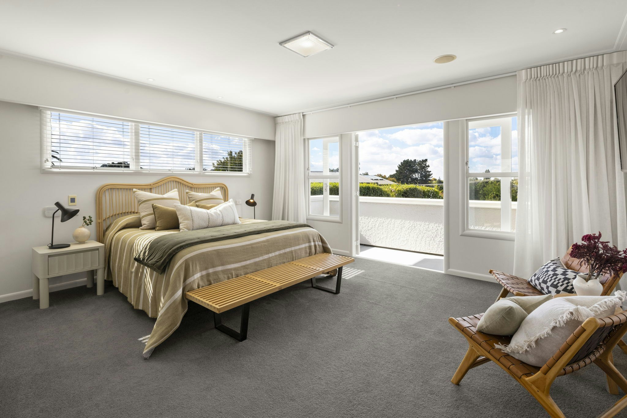 87 web or mls in House AR5 5902 2