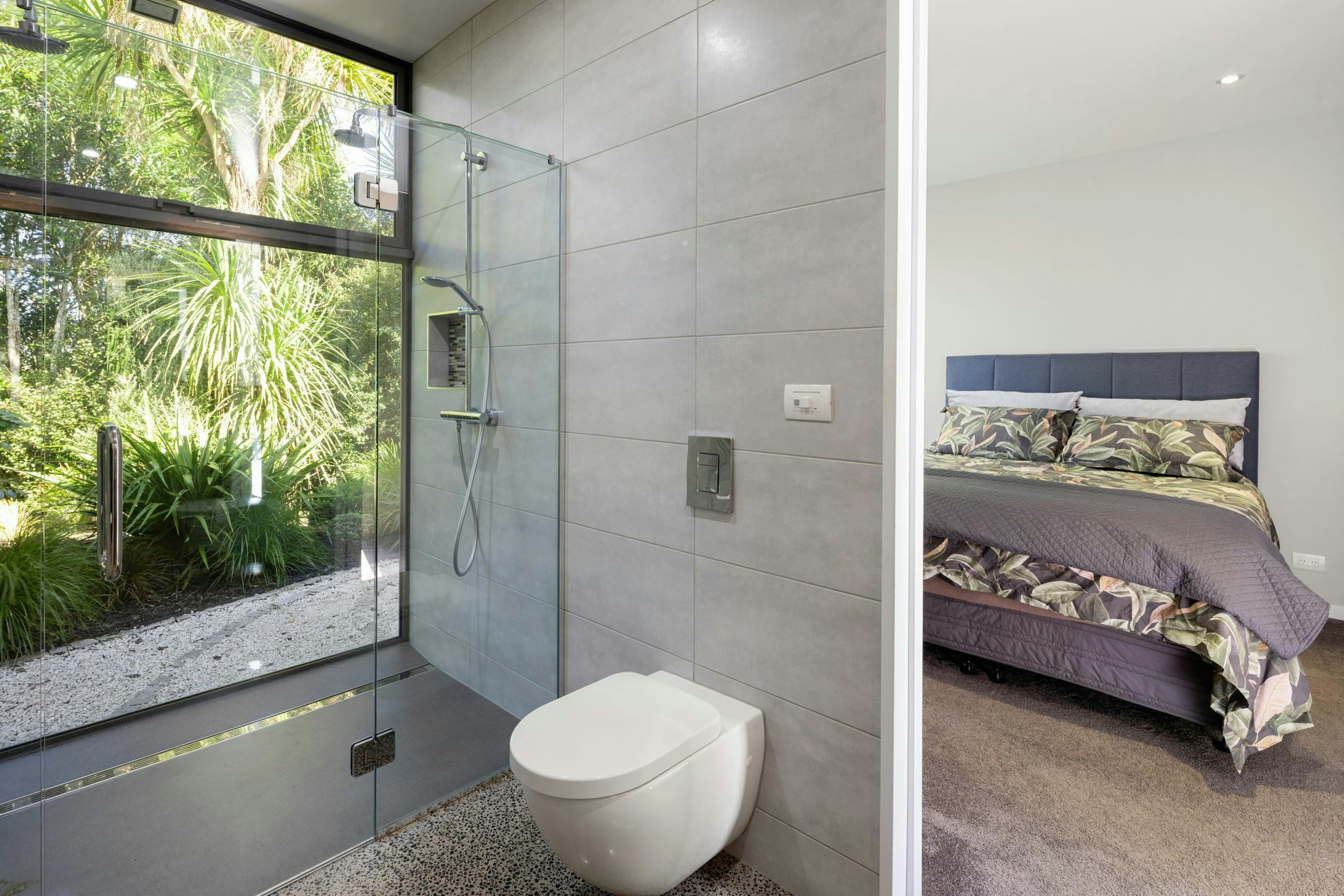 87 web or mls in House AR5 8044