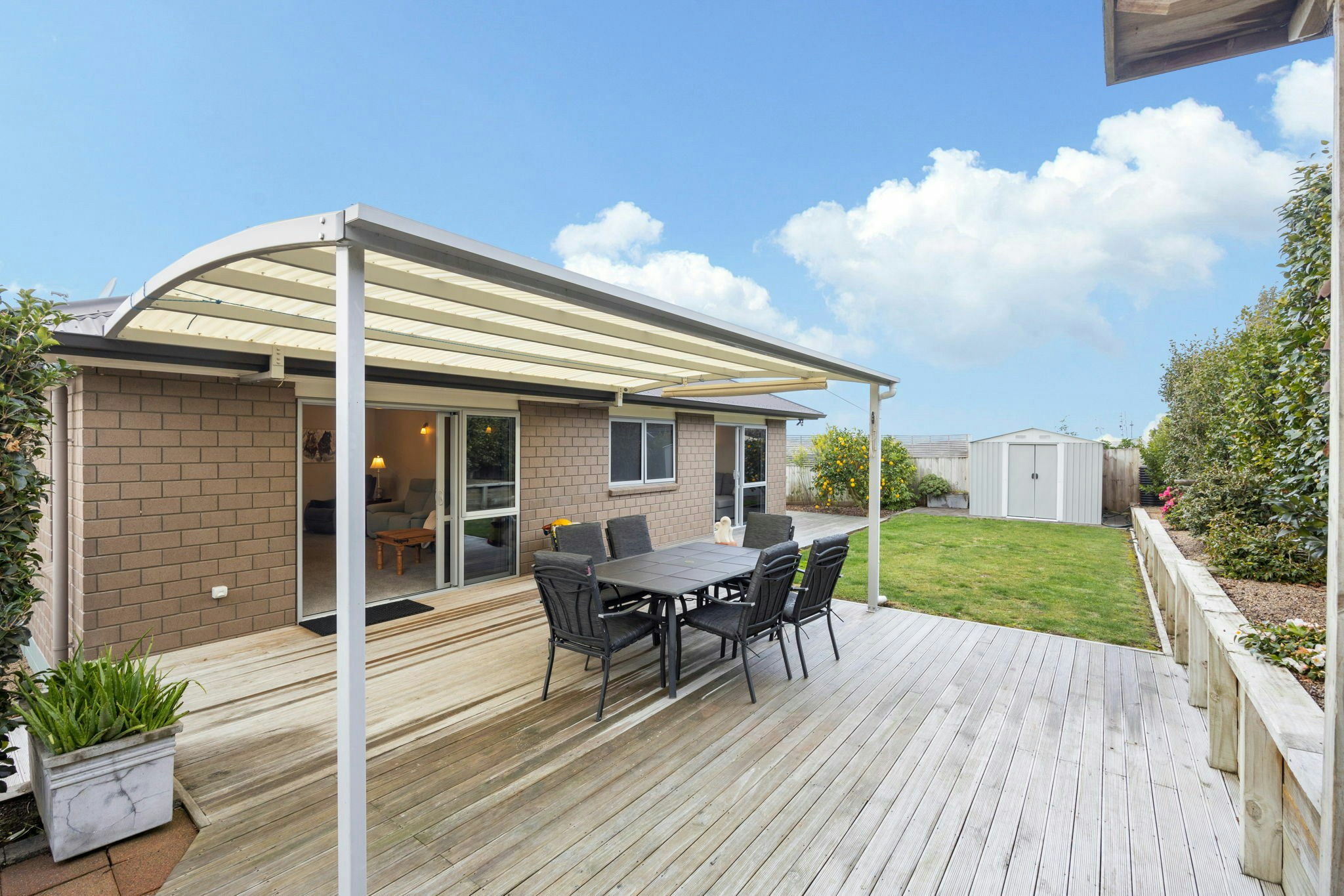 9 web or mls in House AR0 6860