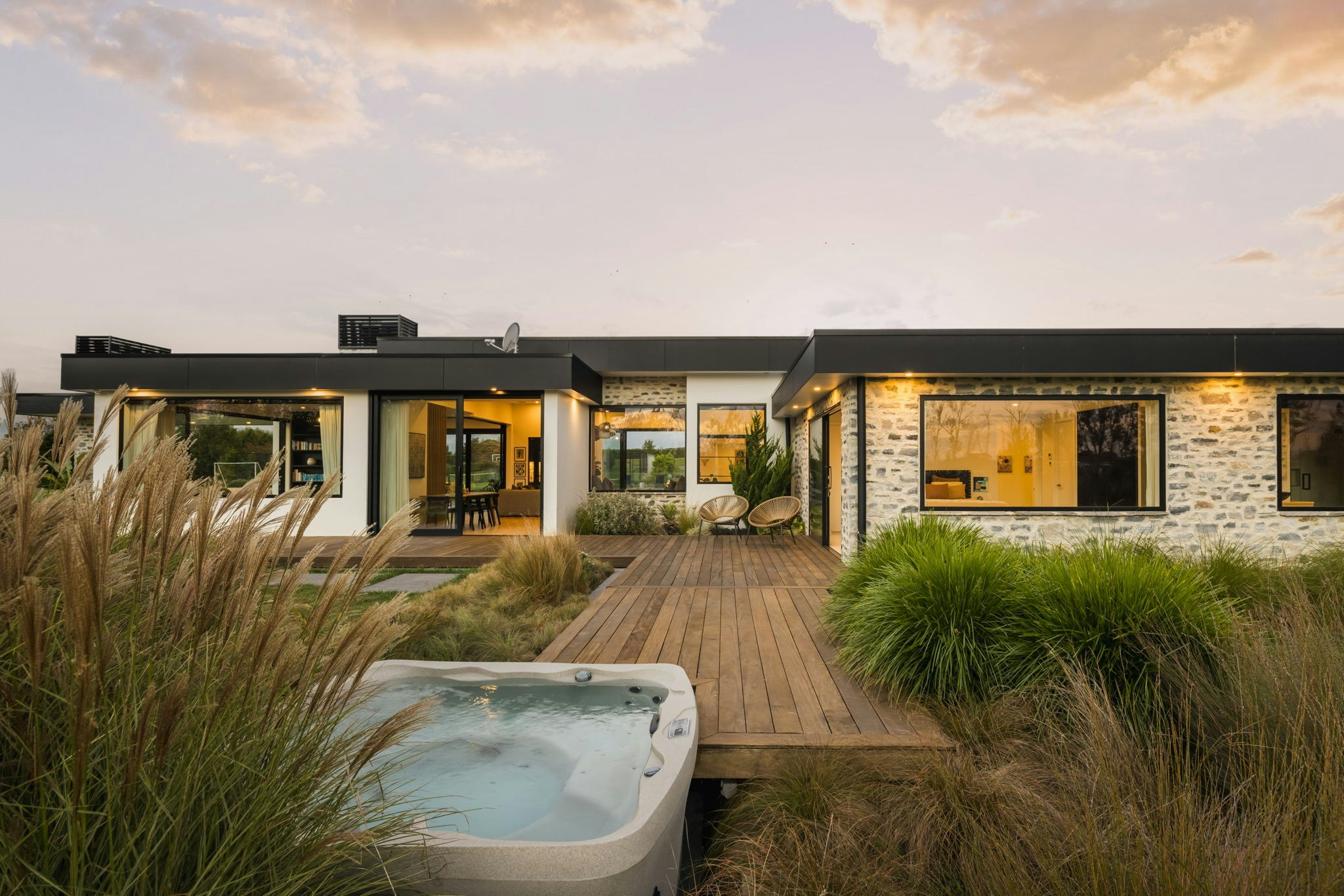 9 web or mls in House AR5 5276