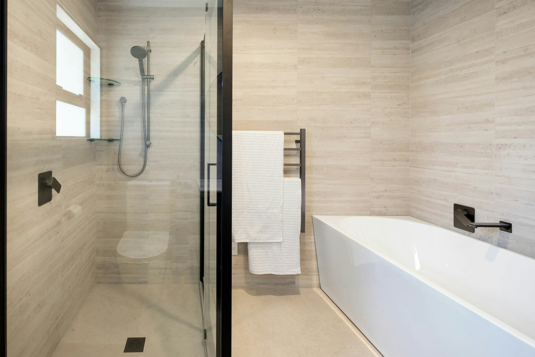 9 web or mls in House AR5 9308