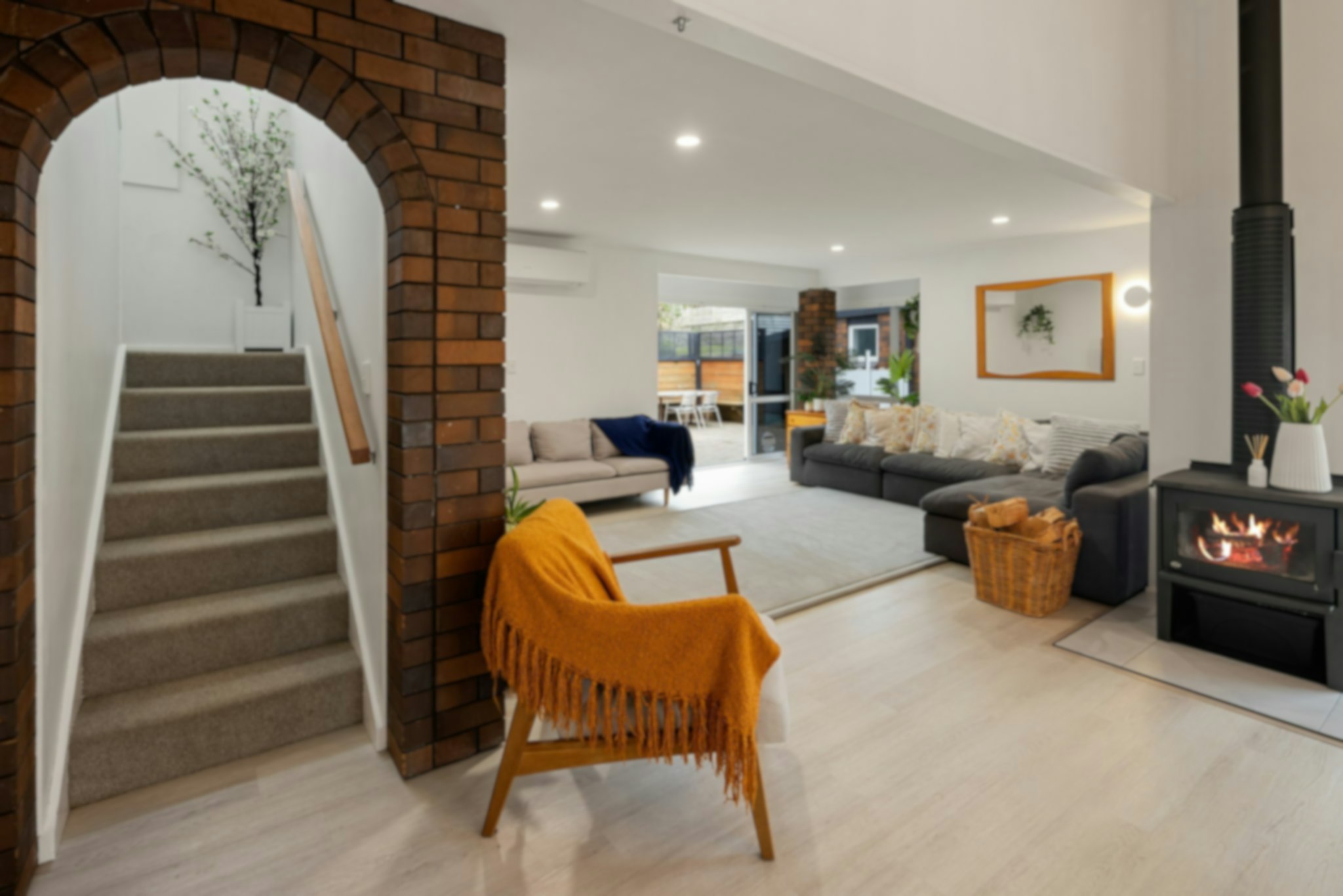 9 web or mls in House AR5 9820