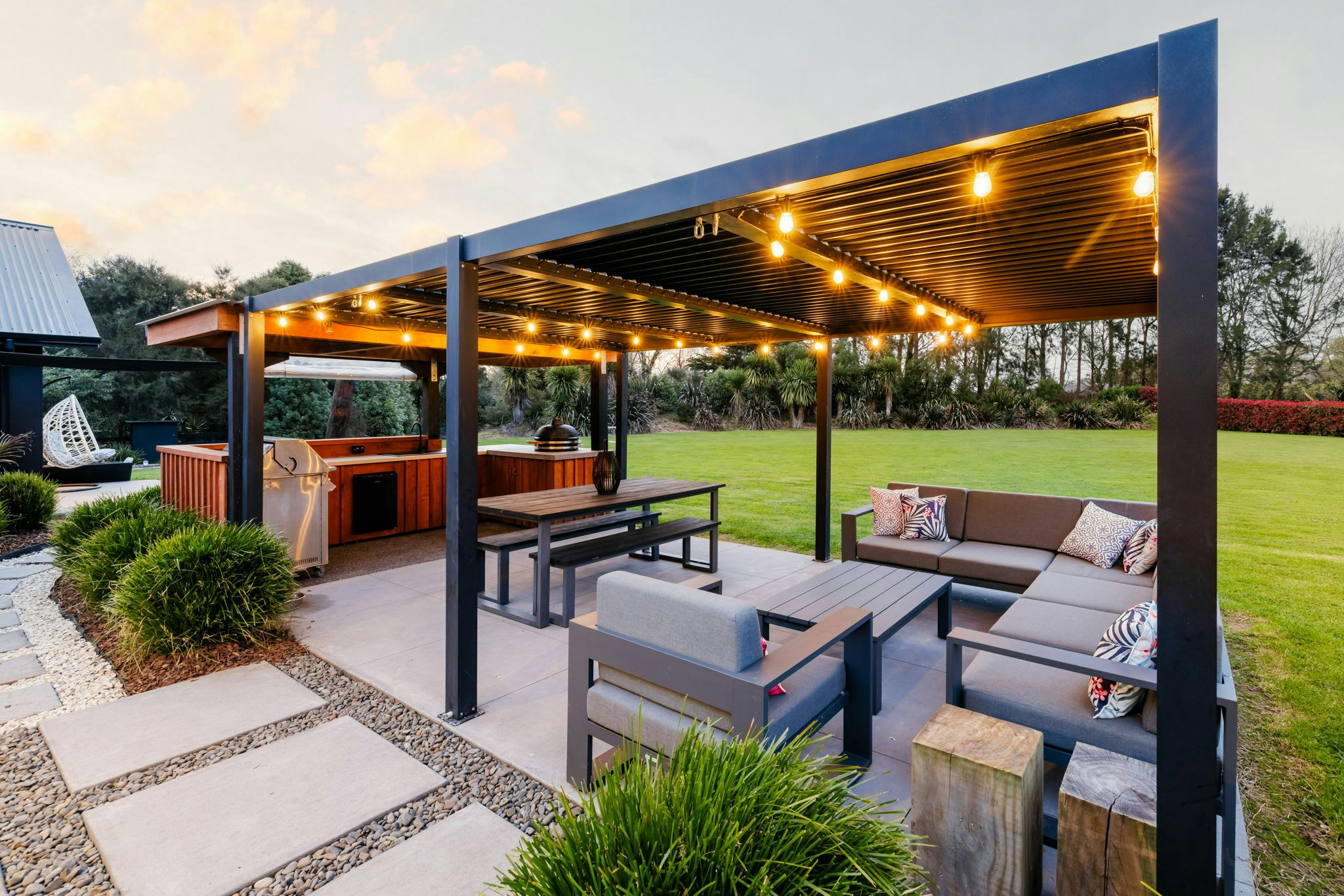 9 web or mls in House SR5 1582