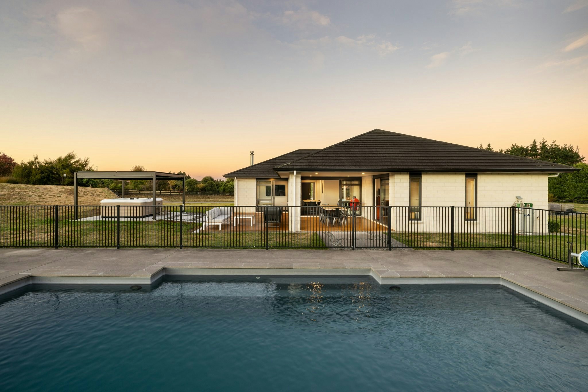 9 web or mls in House SR5 4561