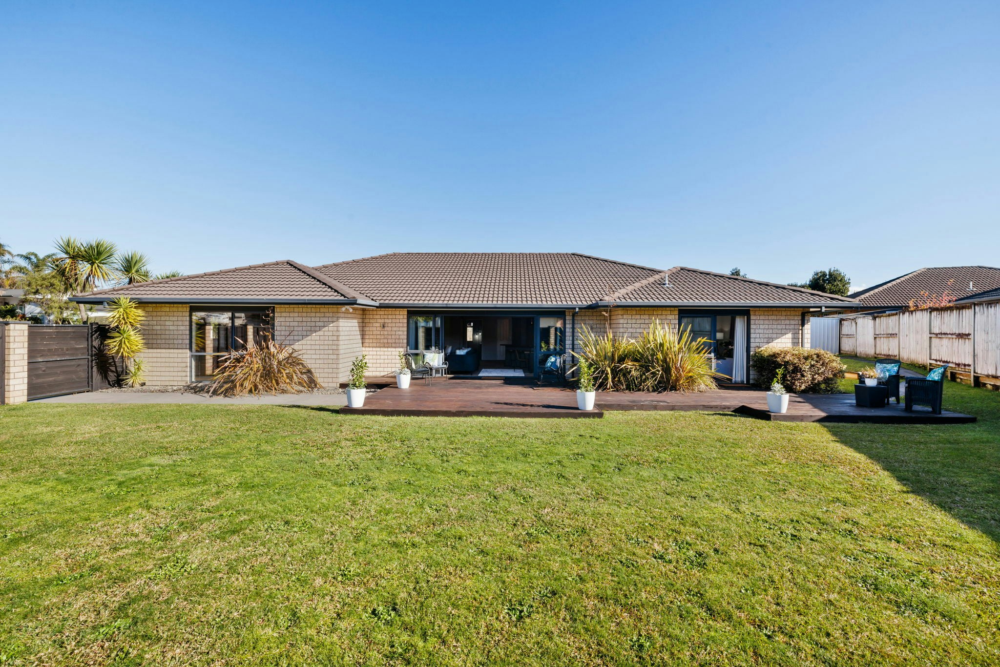 9 web or mls in House SR5 5249