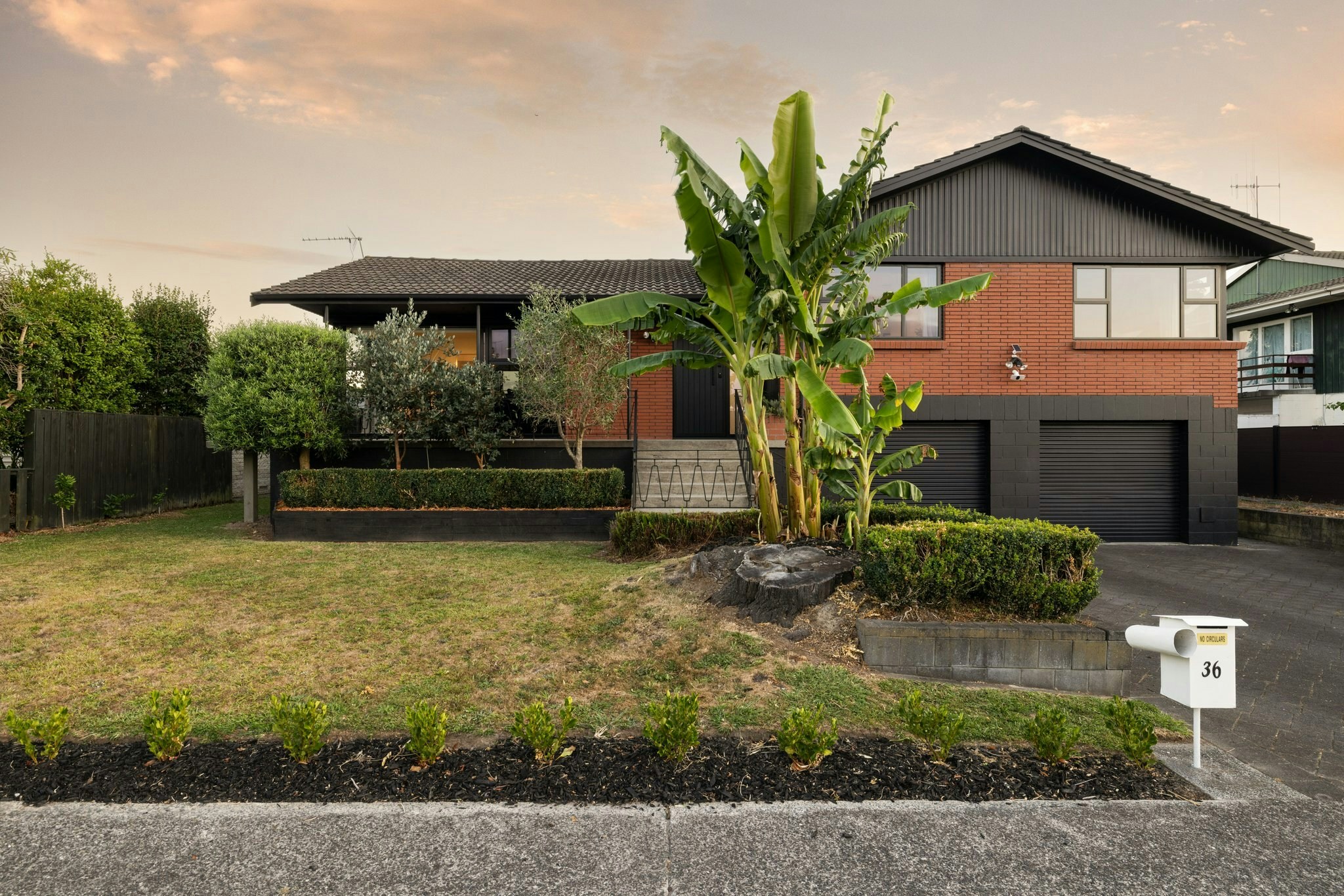 9 web or mls in House SR5 5958