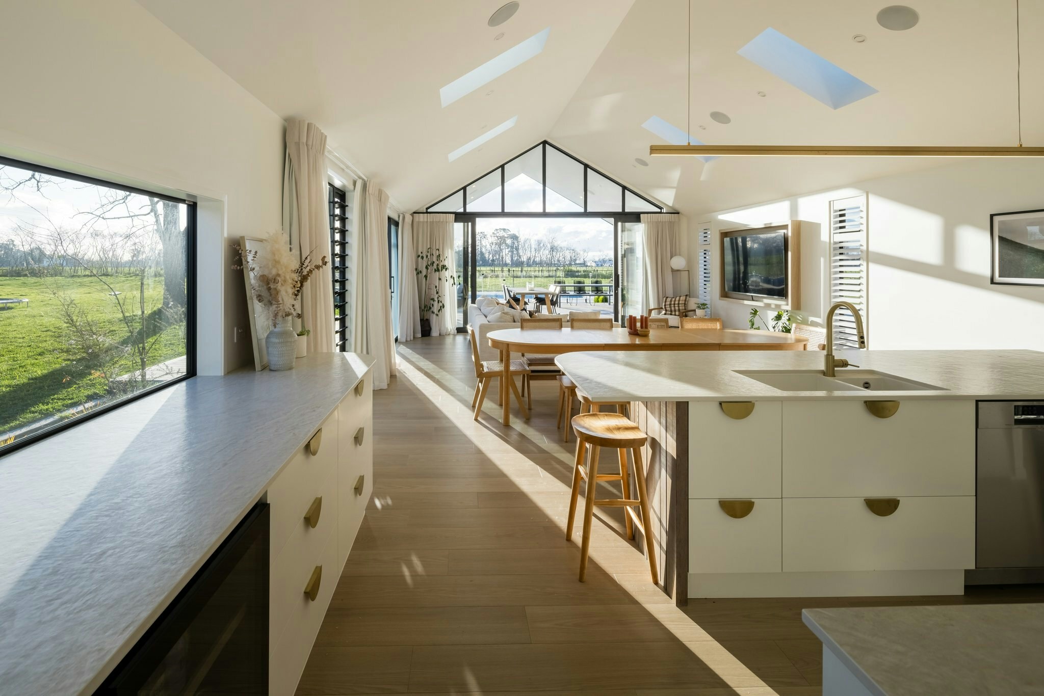 92 web or mls 91 in House AR5 2205