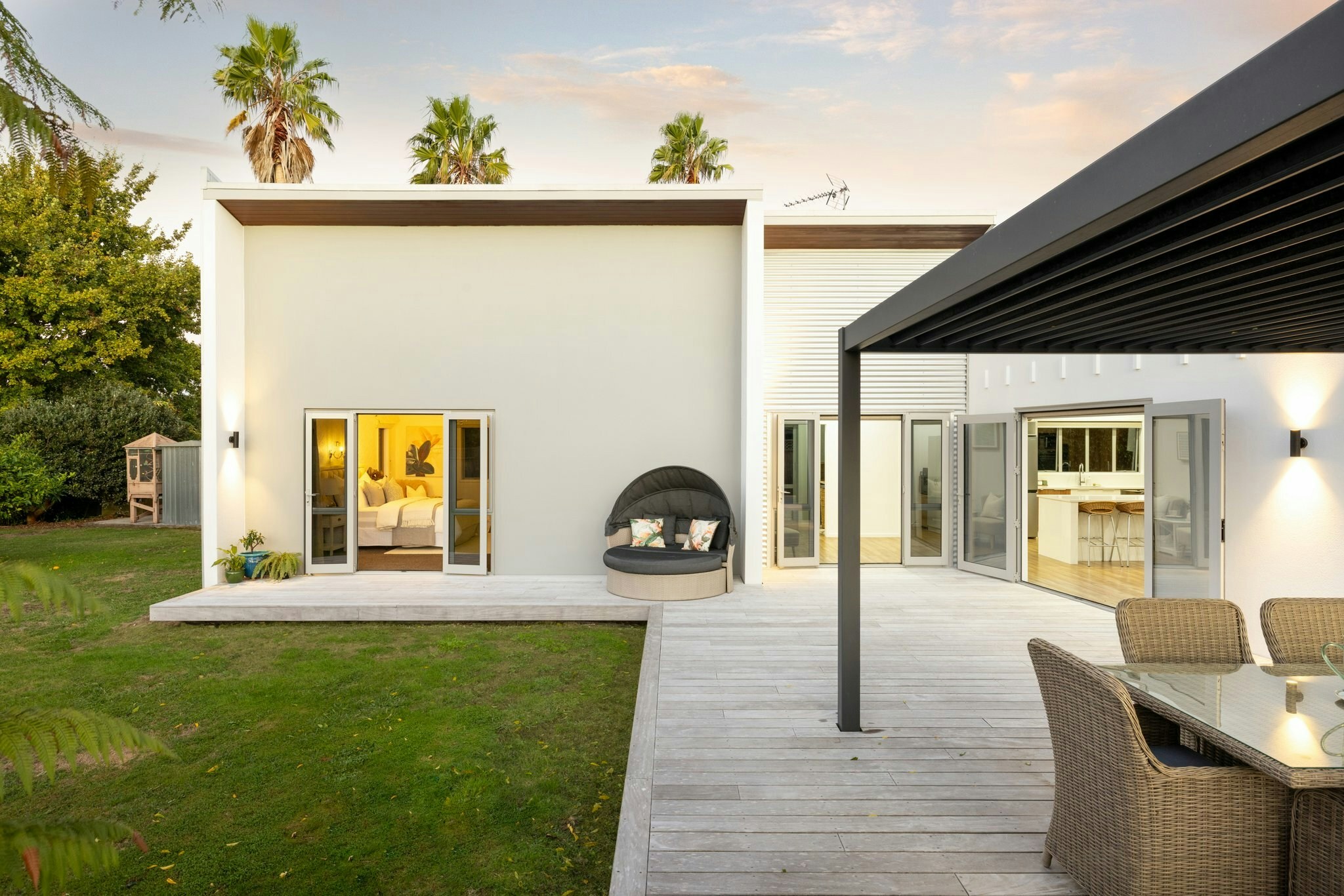 92 web or mls in House SR5 2284