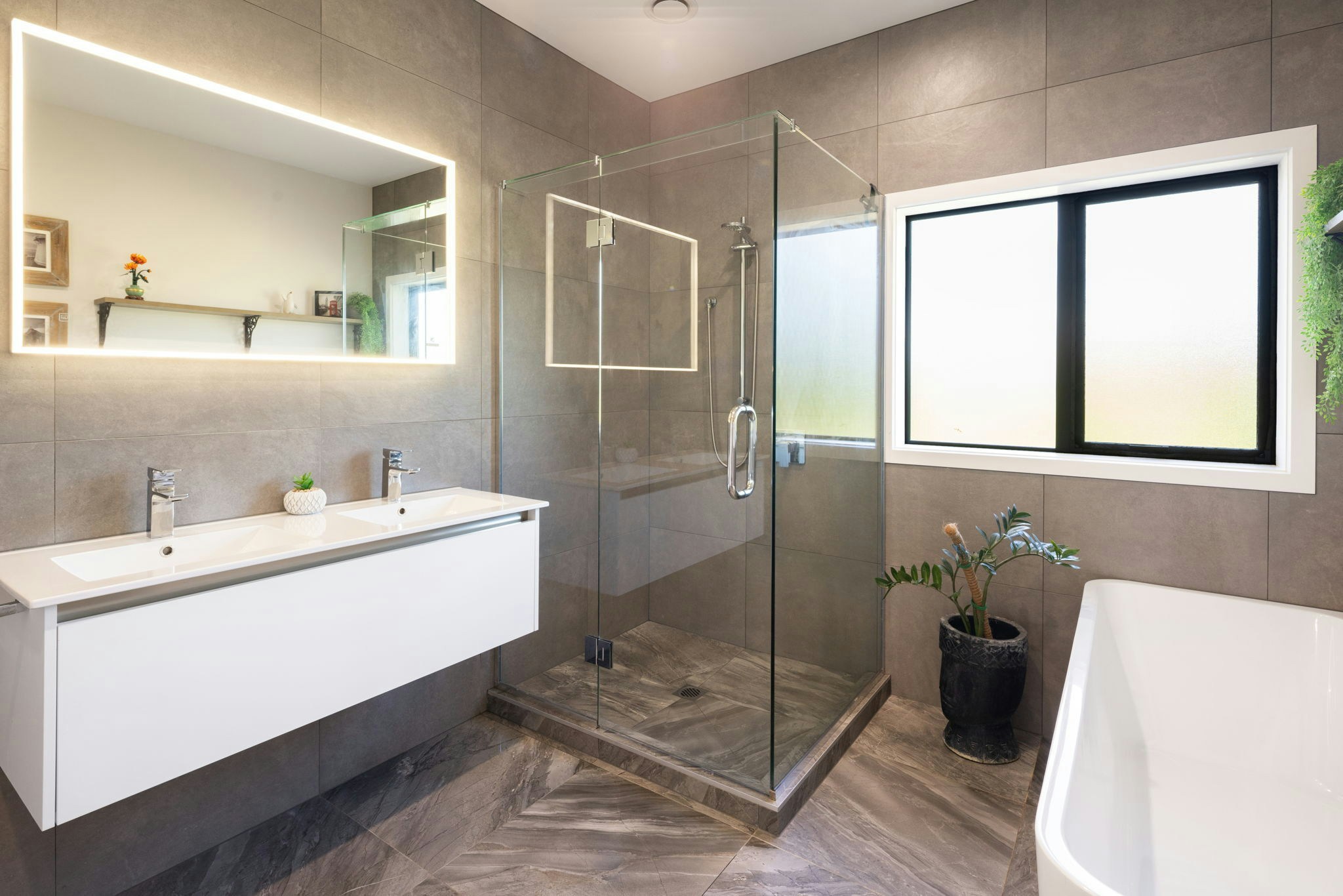 94 web or mls in House AR5 9736