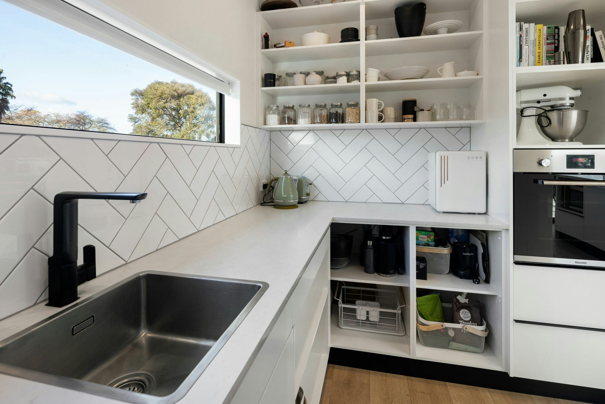 97 web or mls in House AR5 8652