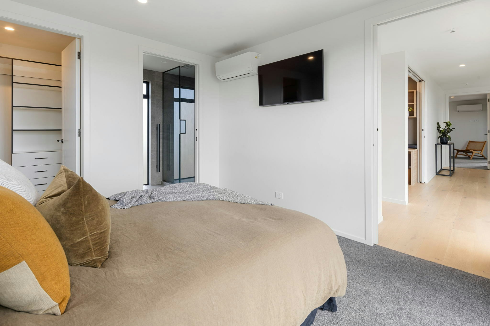 98 web or mls in House AR5 1787