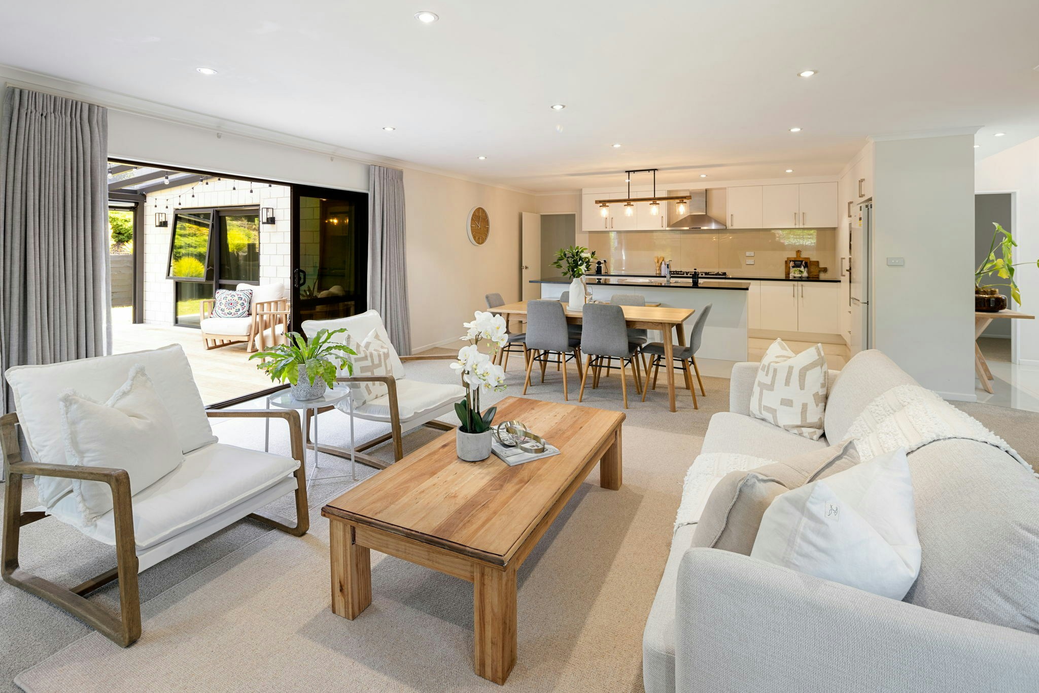 98 web or mls in House AR5 4020