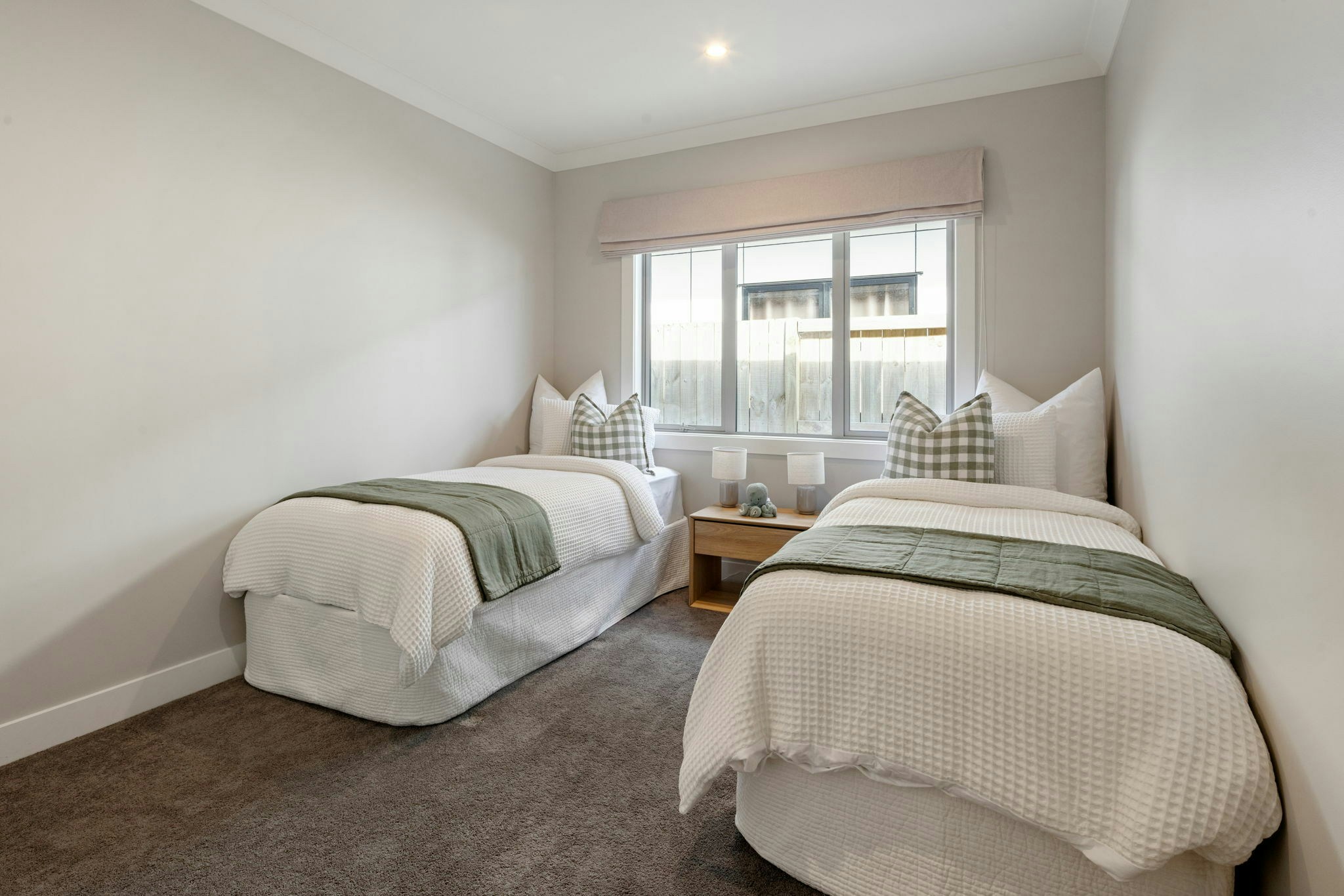 98 web or mls in House AR5 4695