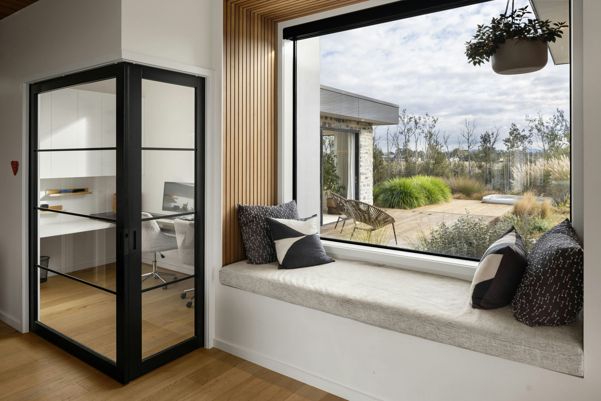 99 web or mls in House AR5 4794